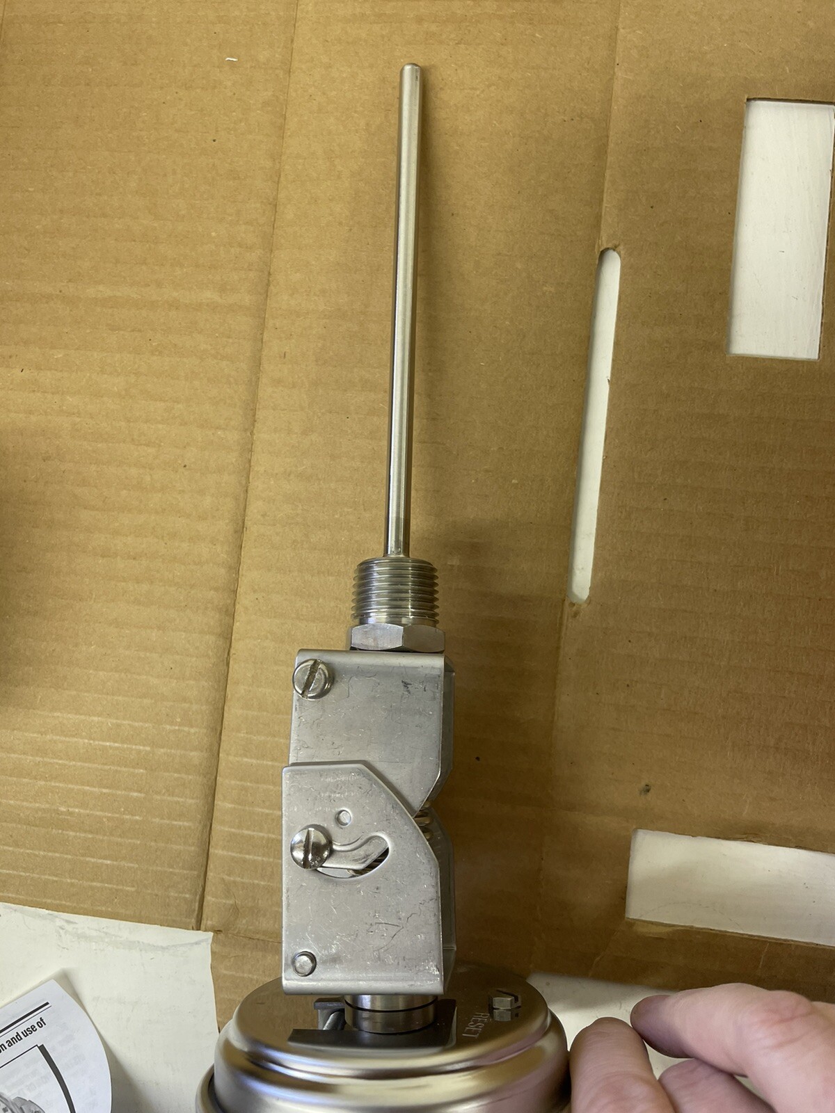 Wika Trend 6" BiMetal Thermometer 1/2" NPT, 0-250F, Adjustable Angle