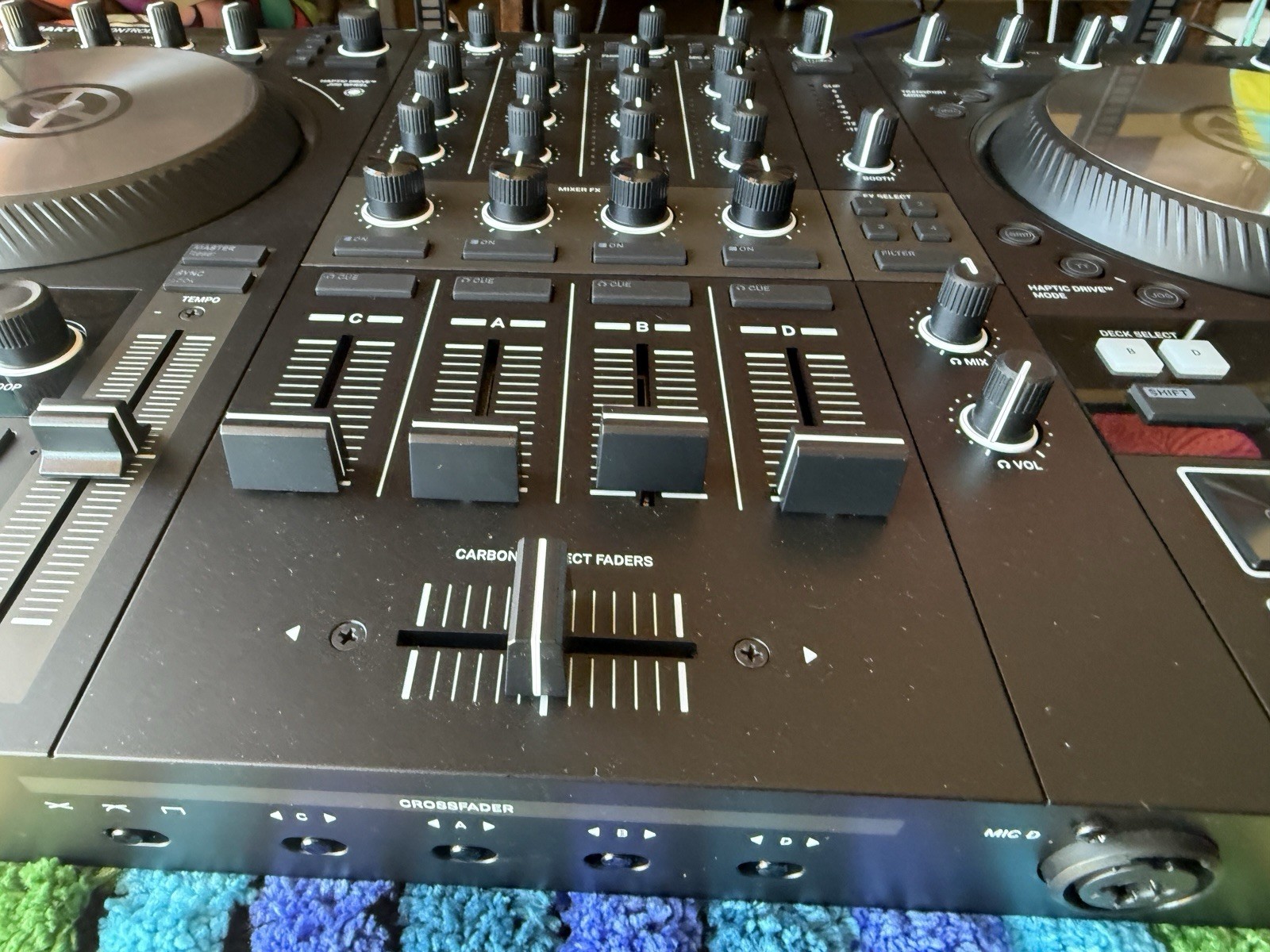 Native Instruments Traktor Kontrol 4 Channel DJ Controller