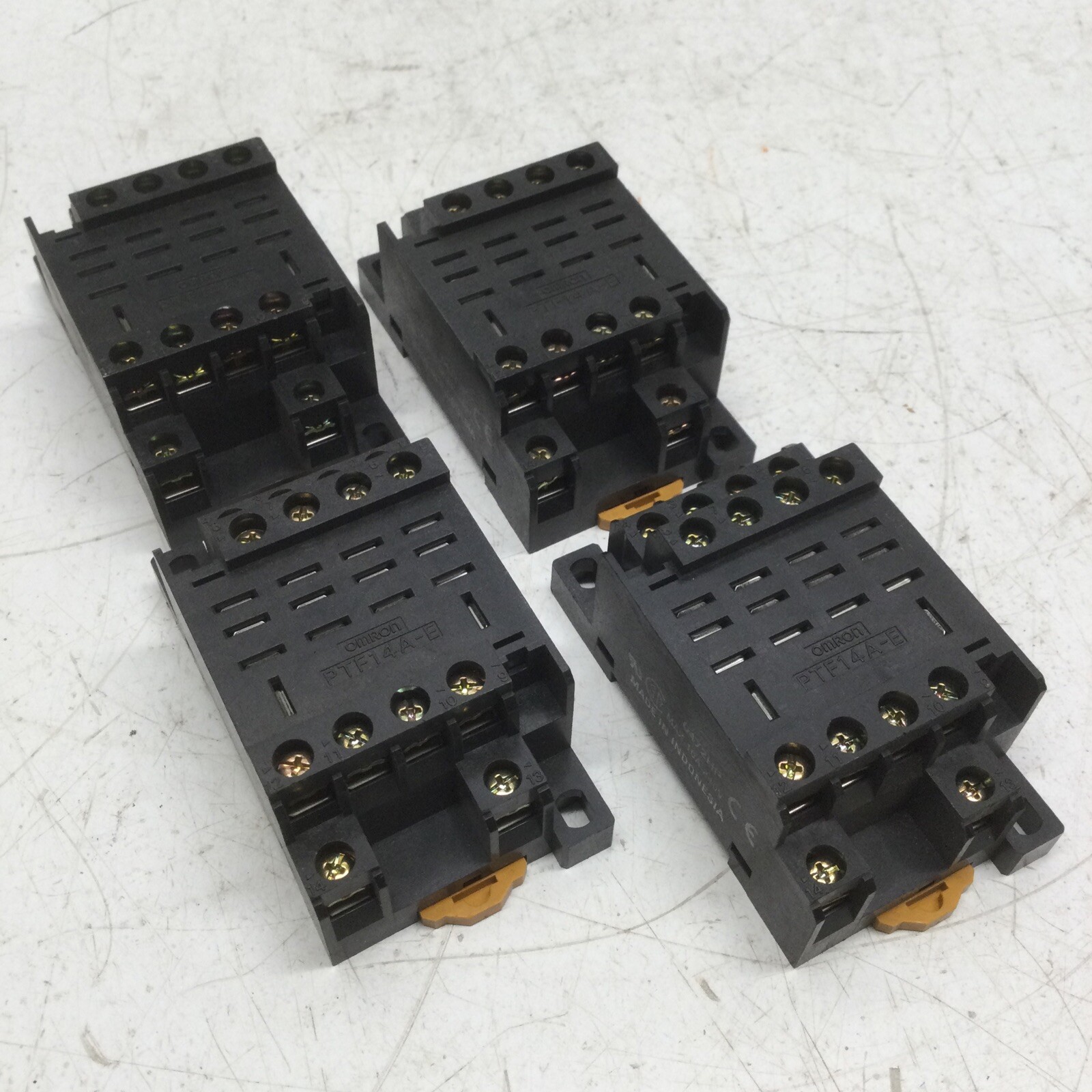 OMRON PTF14A-E 14 Blade Pin Relay Socket, 10A 240V Max (LOT of 4)