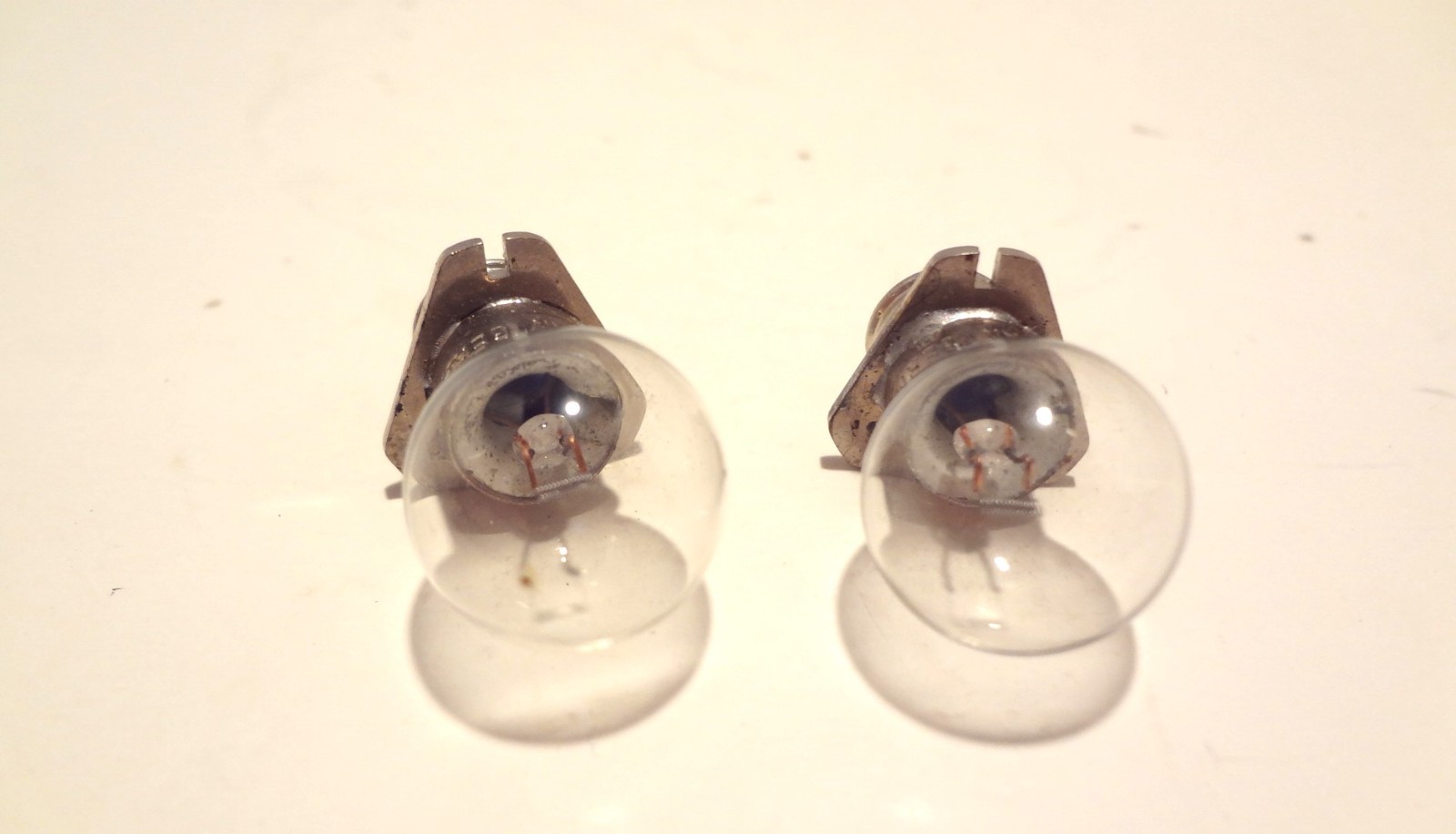 ZEISS WOTAN BULB #390172 TRIANGLE BASE LAMP 6V5W LAMP ZEISS #300799 QTY (2)