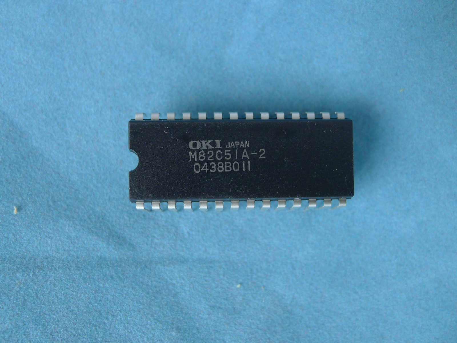 3 pcs OKI M82C51A-2 28 pin 2 x 14 Pins  IC NEW