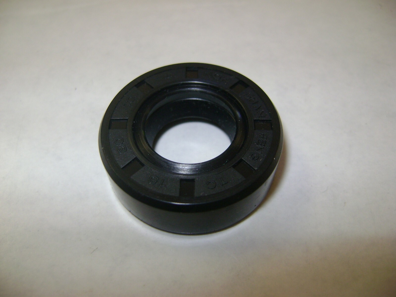 NEW TC 15X30X10 DOUBLE LIPS METRIC OIL / DUST SEAL 15mm X 30mm X 10mm