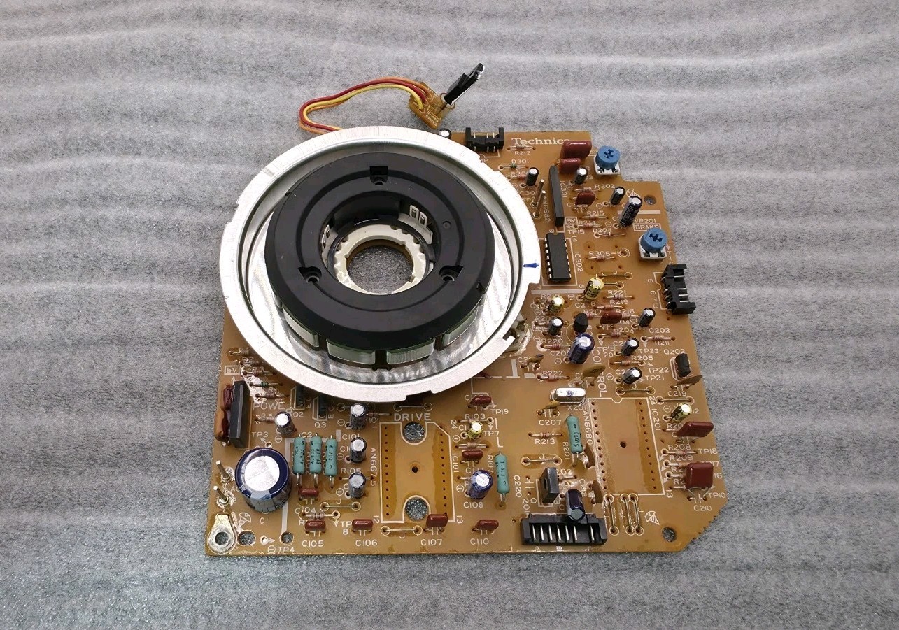 Technics sl1200, sl1210 Mk2 . Main pcb/motor. Missing AN6680, AN6675
