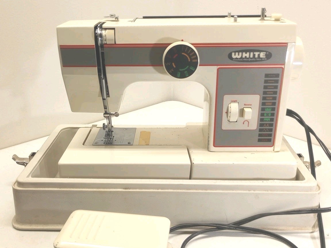 Vintage White Company Sewing Machine Model 1477 With Pedal And Case Works Great