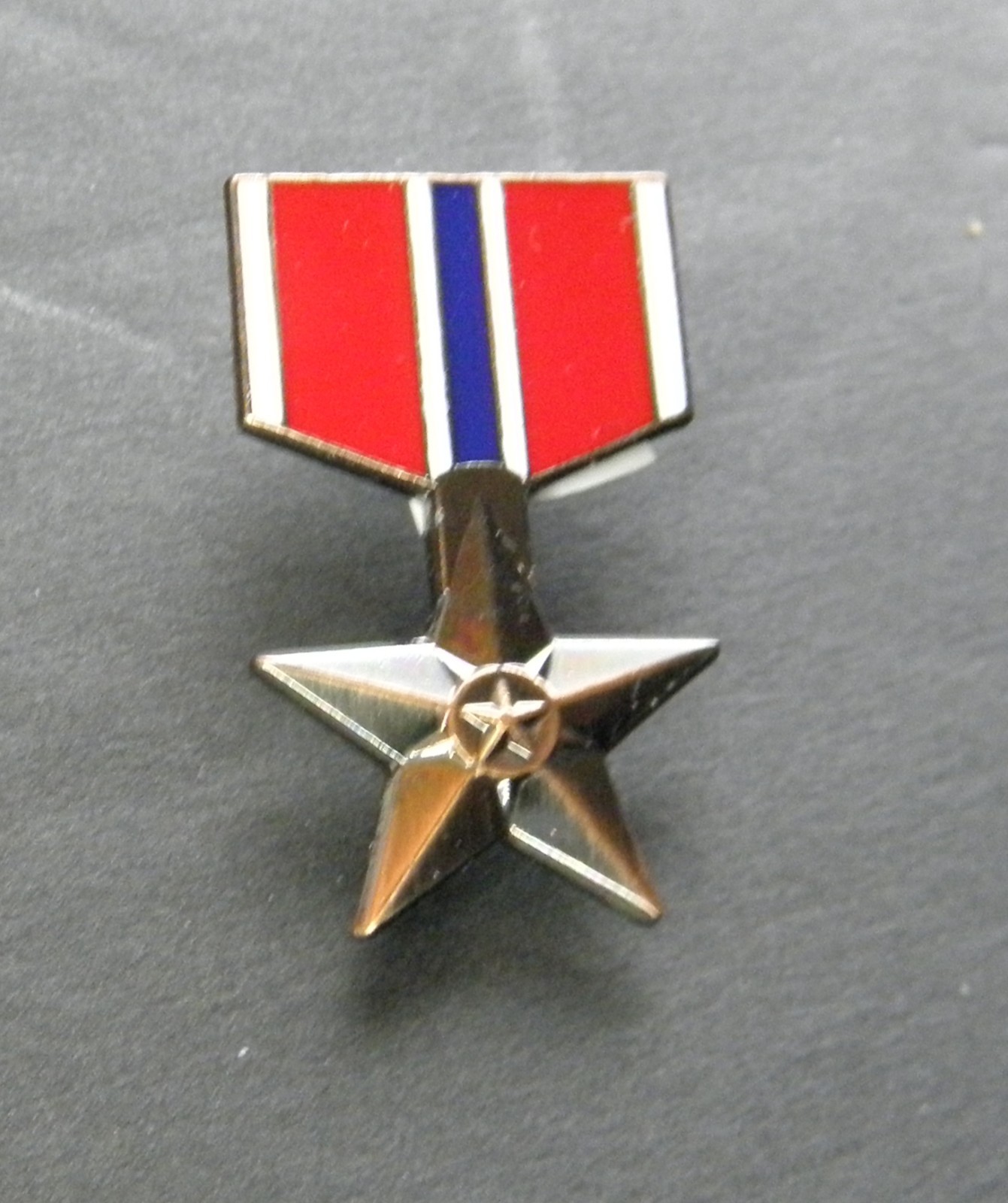 BRONZE STAR HEROISM MINI MEDAL RIBBON LAPEL PIN 1.2 x 3/4 inch