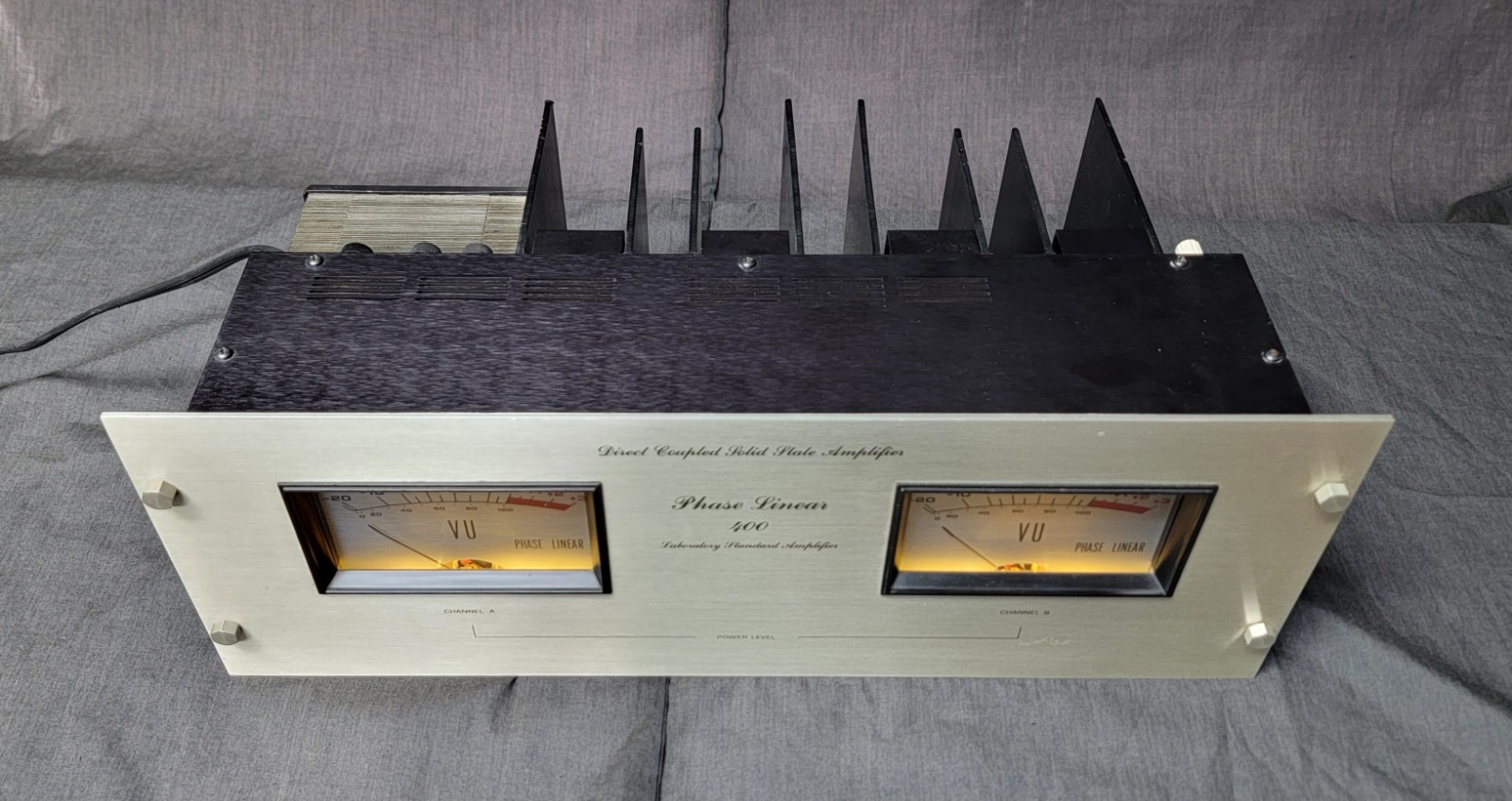 Phase Linear 400 Direct Coupled Solid State Power Amplifier
