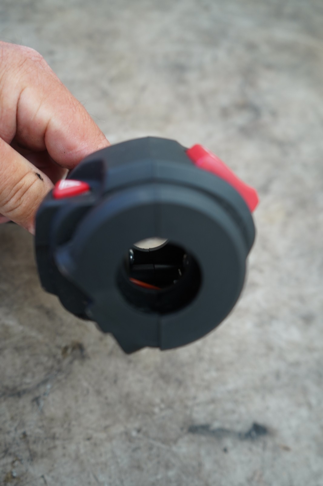 17 SUZUKI GSXR 1000 RIGHT HANDLEBAR CONTROL RUN START SWITCH E-1928