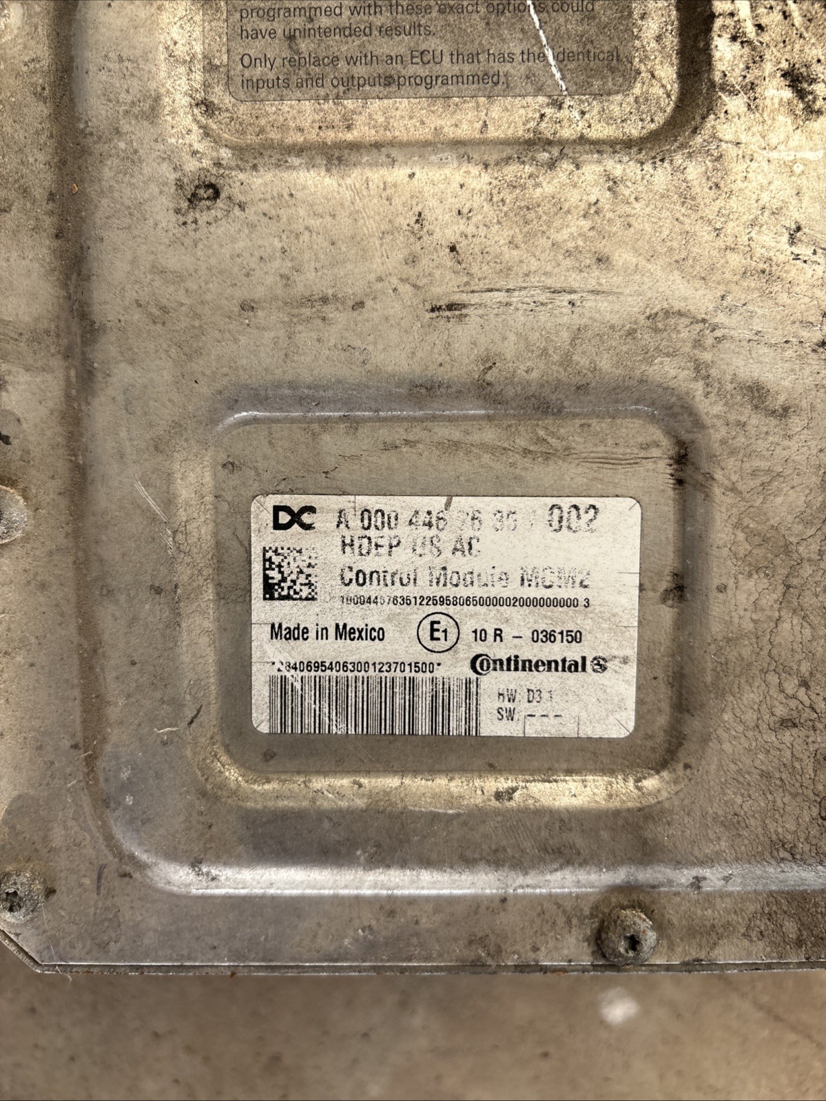 Freightliner Cascadia Ecm A-000446-76-35/002 Engine Control Unit ECU