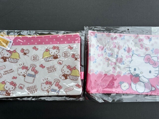 NEW Hello Kitty Folder A4 Document File Zipper Storage Case