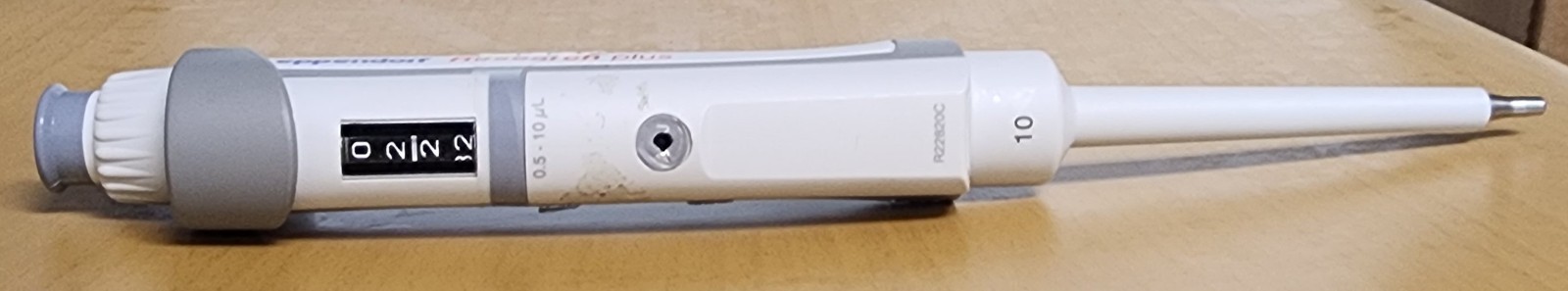 Eppendorf Research plus Pipette, fixed volume single-channel, volume 10μL