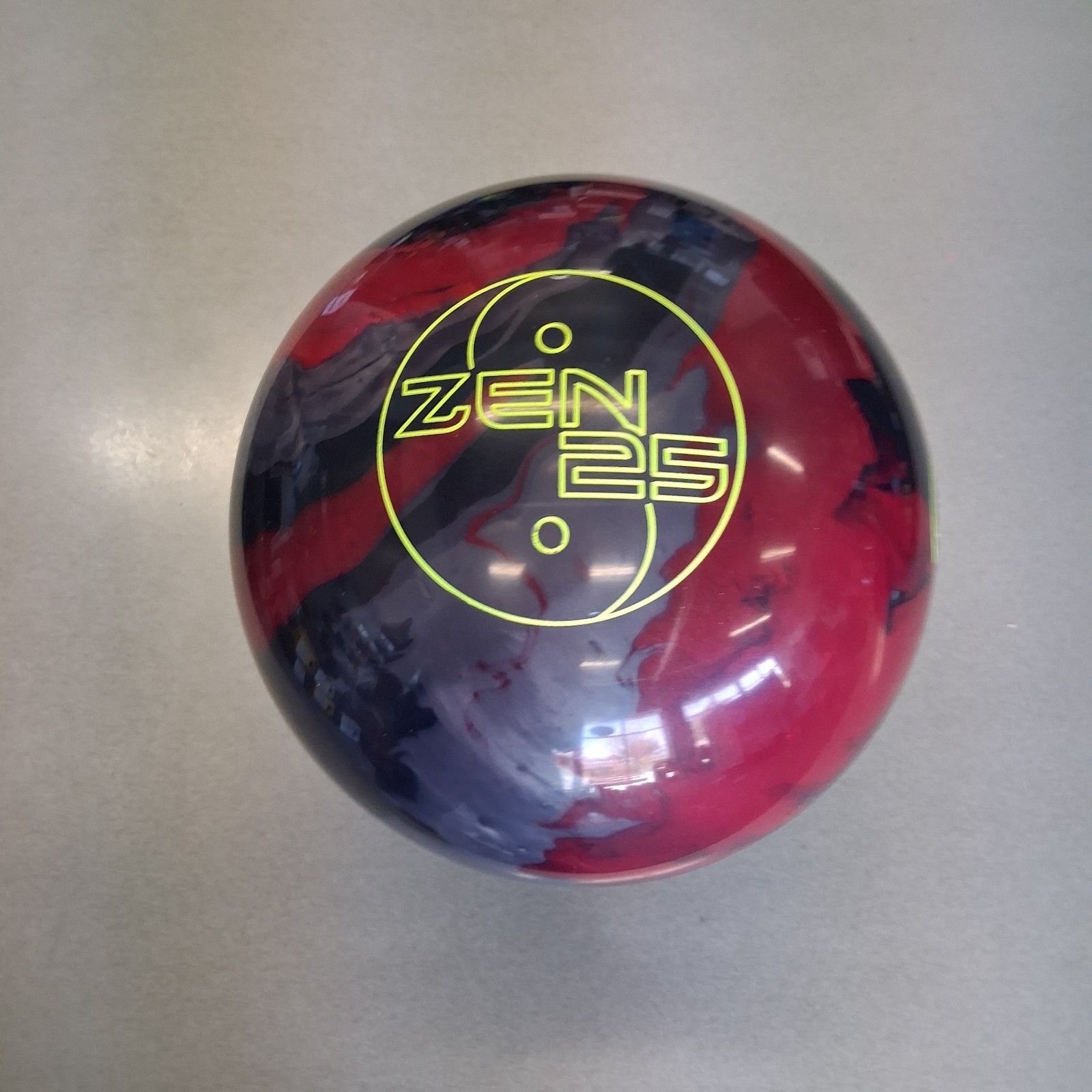 900Global Zen 25 Bowling Ball 14 lb  1st quality  new in box!   #092