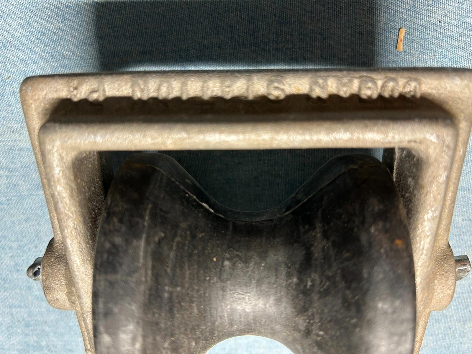PAIR 2 LEMCO M-1070-1 OVERLASH BLOCKS CABLE WIRE WORKERS TOOL