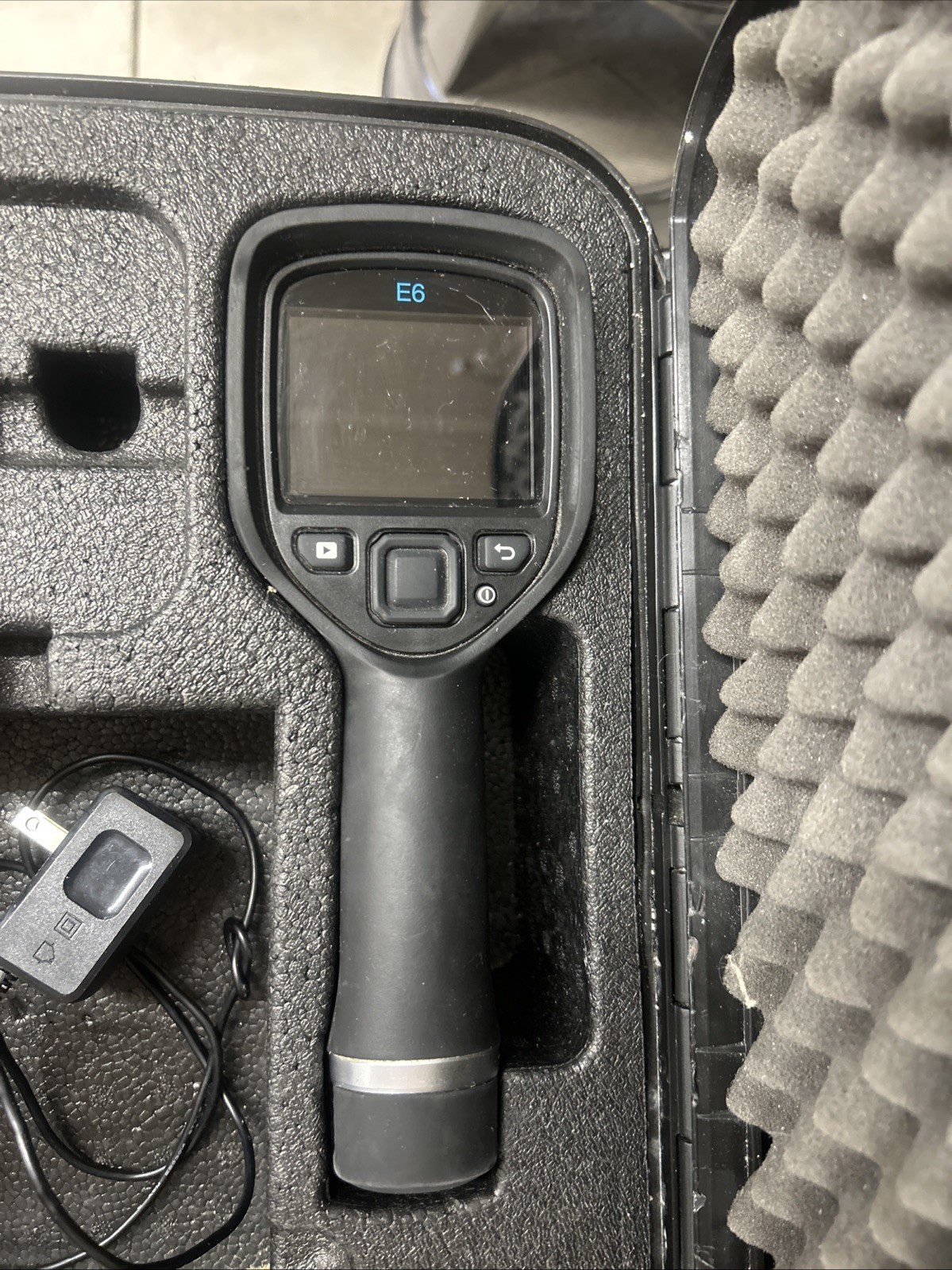 Flir E6 Thermal Imaging Camera With Case & Charger