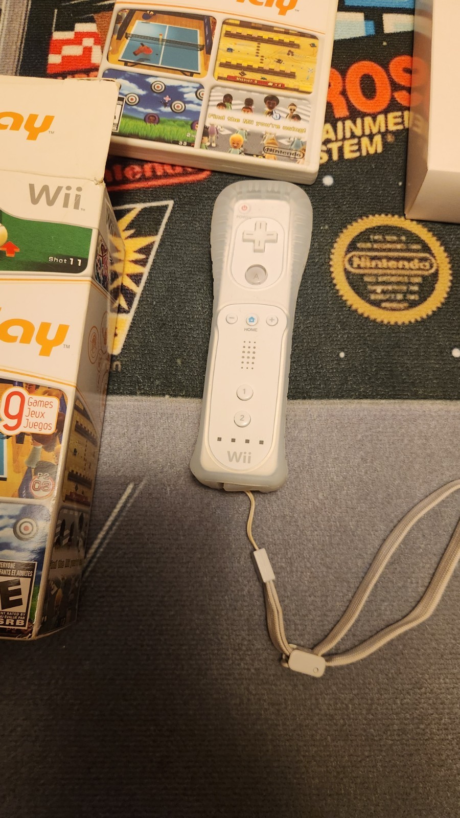 Nintendo Wii Play (2007) Bundle w/ Wii Remote, Manual, Case, Silicone Jacket