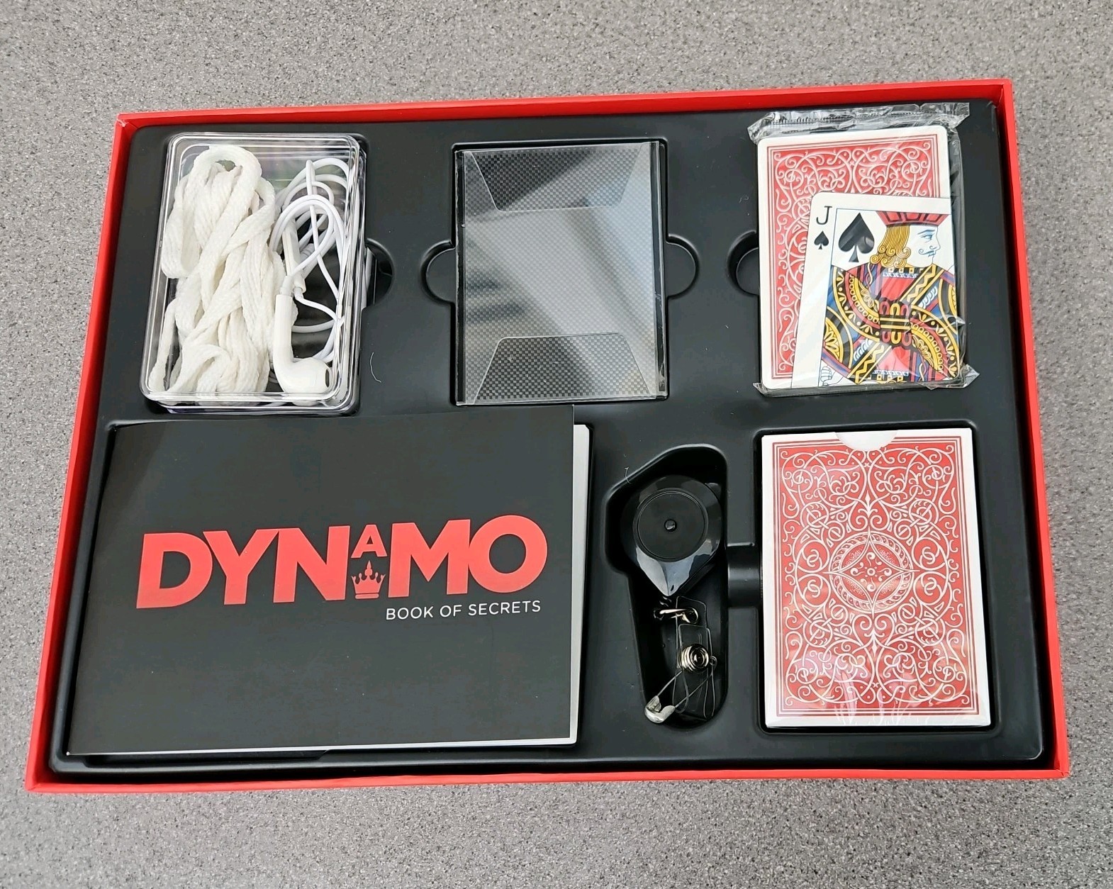 Dynamo Magickit Magic Set Kit Card Tricks NECA Games Used Once Age 8 Circle