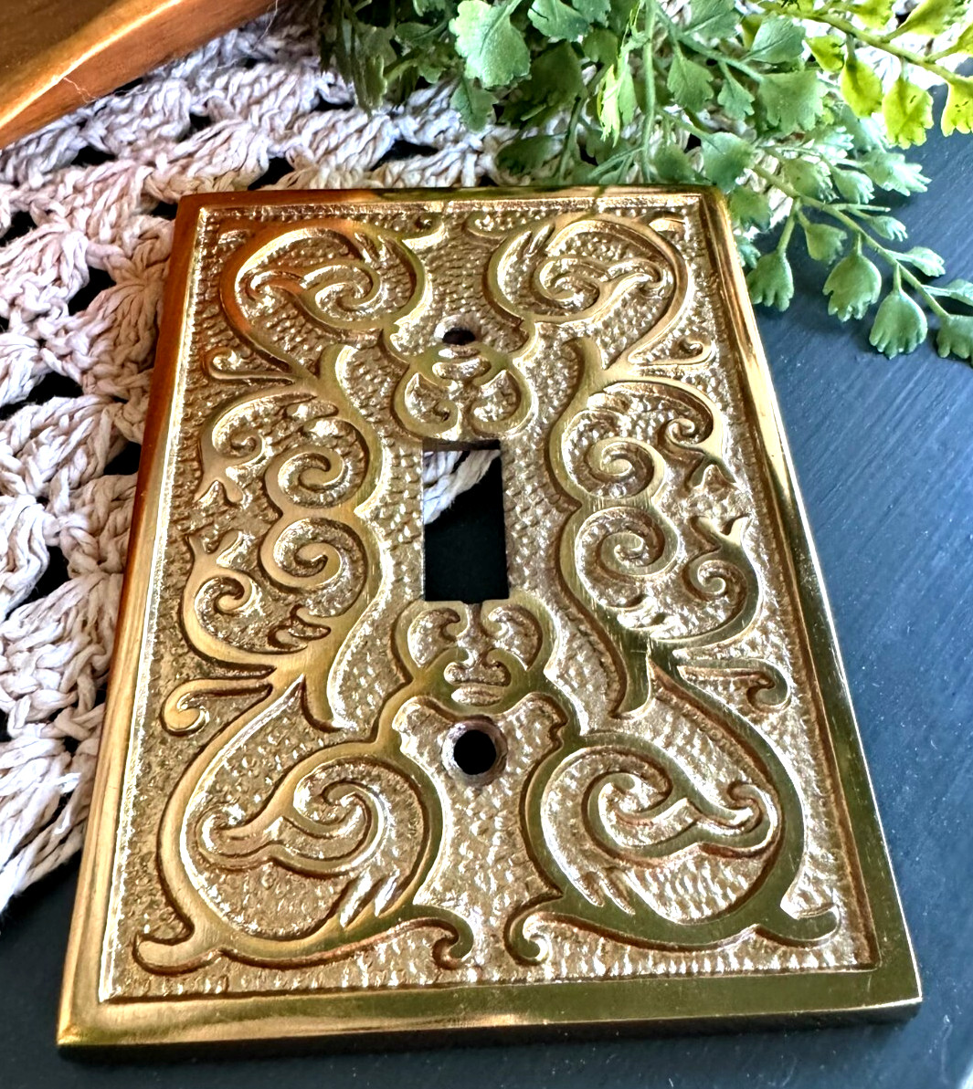 Antique -Gold Metal Single Toggle Light Switch Plate Wall Cover Decorator Scroll