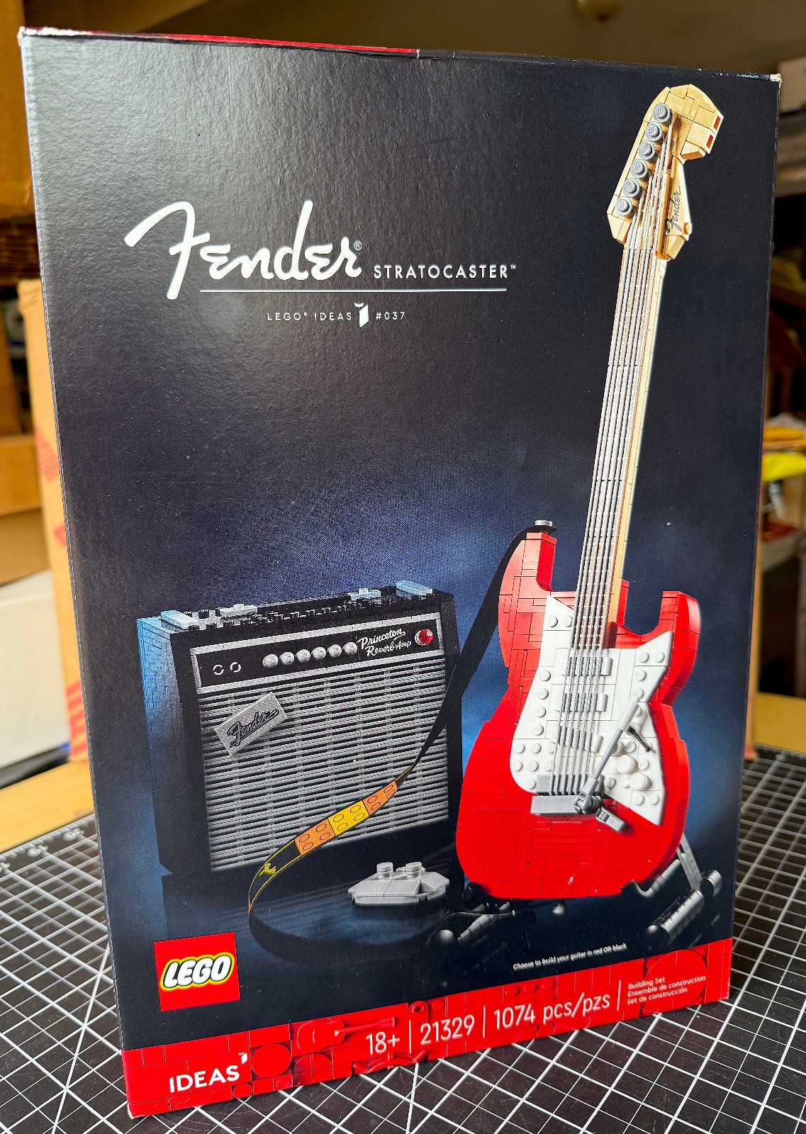 BRAND NEW - LEGO 21329 Fender Stratocaster Factory Sealed RETIRED