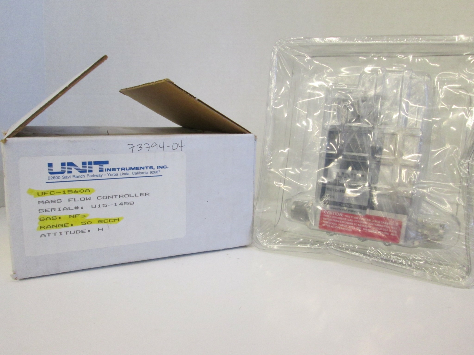 Unit UFC-1560A, MFC, Mass Flow Controller, NF3, 50 SCCM, 1/4" VCR, Used