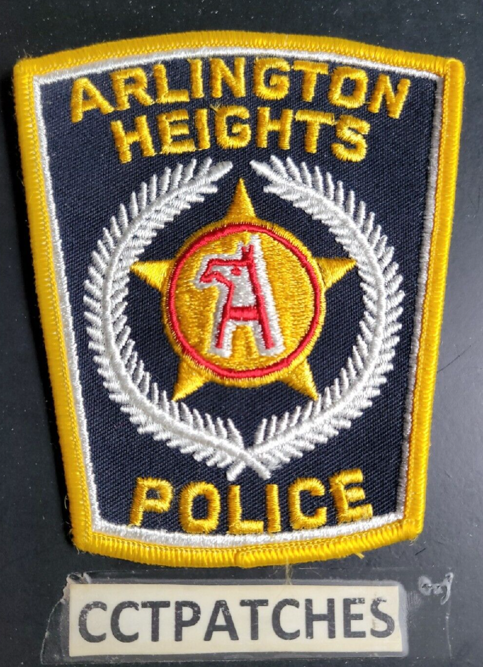 ARLINGTON HEIGHTS, ILLINOIS POLICE SHOULDER PATCH IL