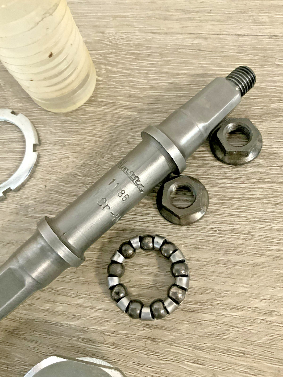 HATTA BOTTOM BRACKET 68–116 MM BRITISH THREADED