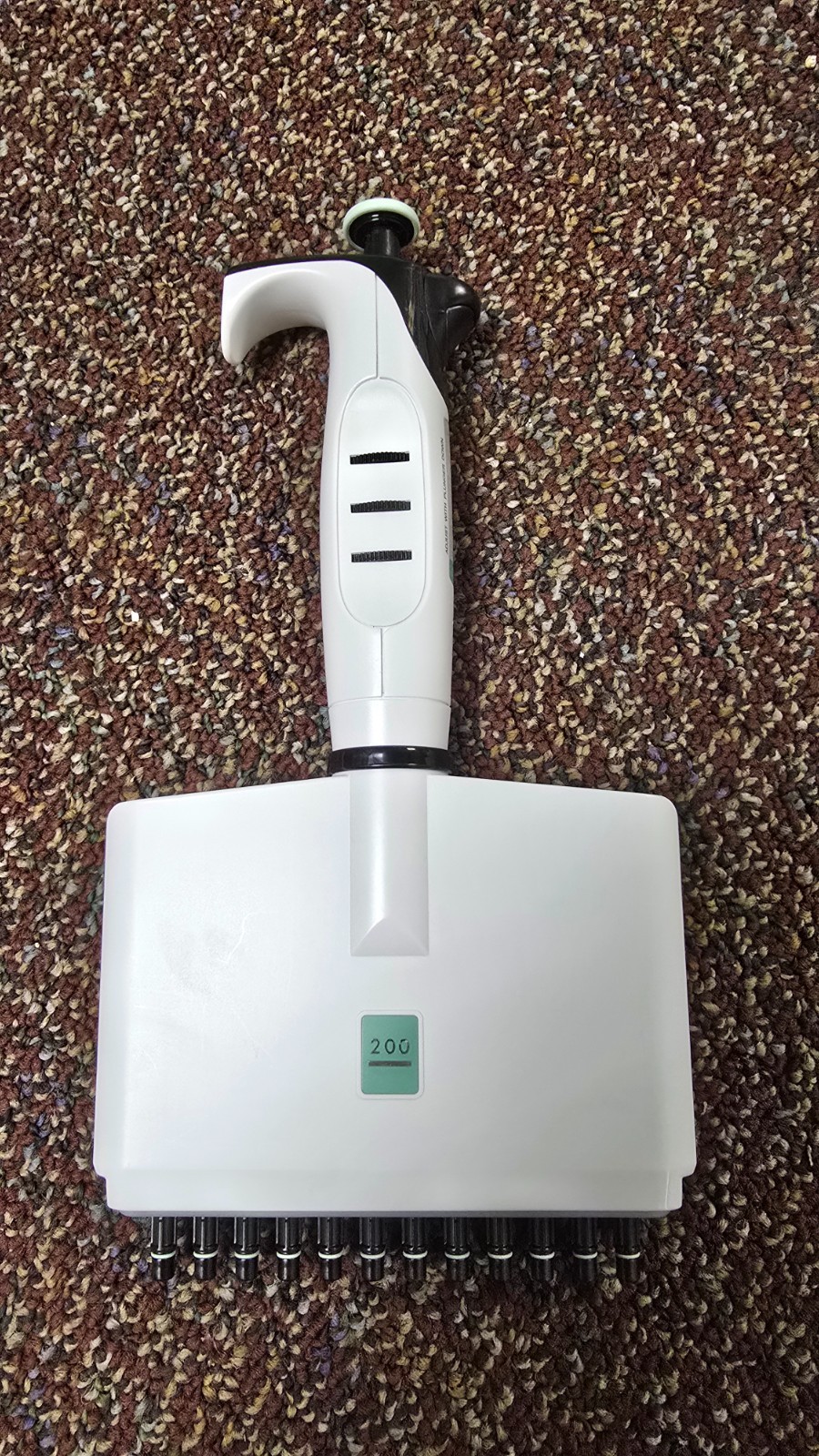 Integra Evolve Pipette, Multi-Channel, 200ul. Used, cloudy plastic