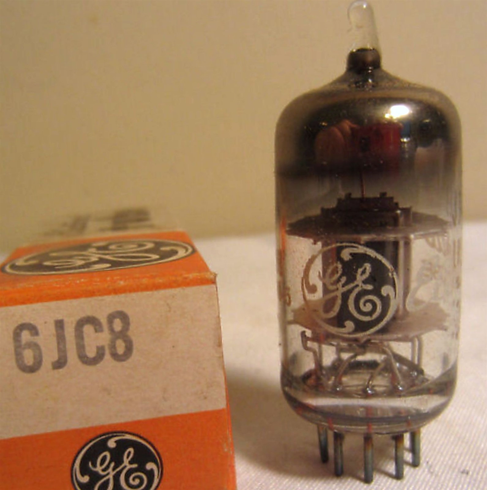 6JC8 TUBE GE USED TESTED & BOXED VINTAGE COMMERCIAL SURPLUS