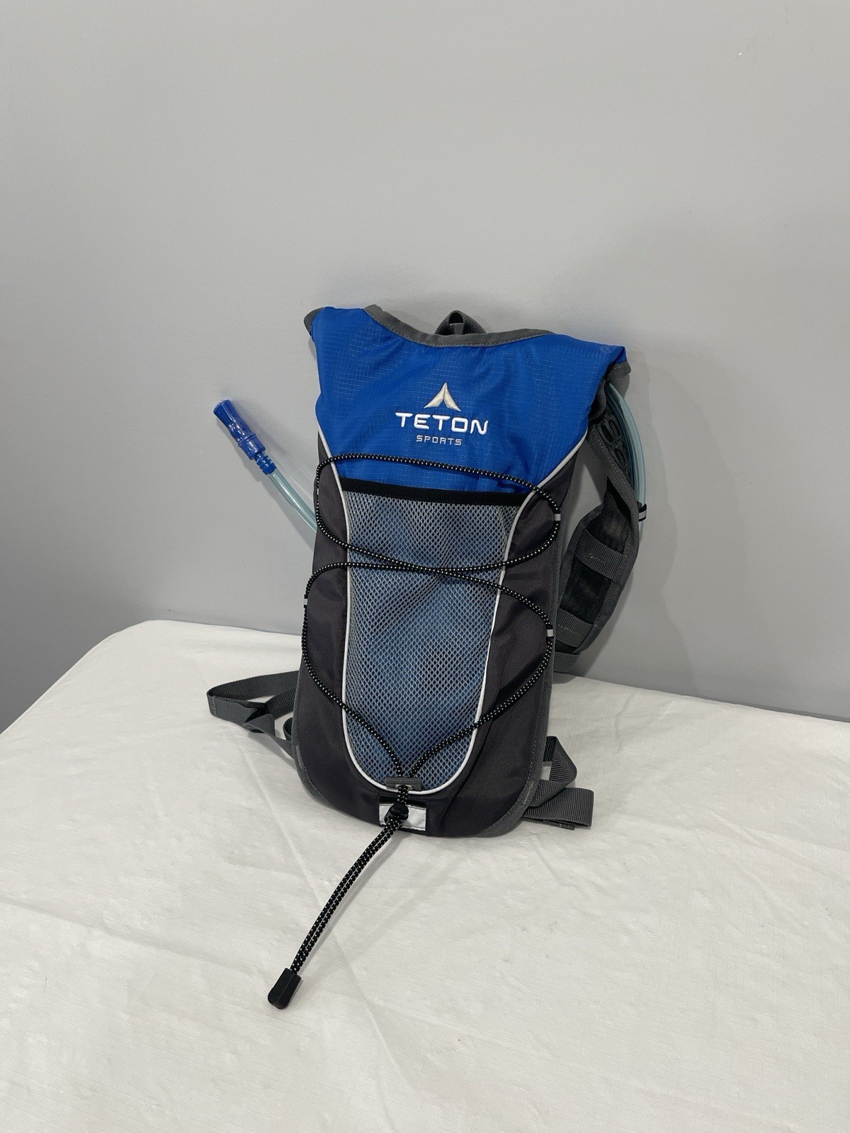 TETON Sports TrailRunner 2L Hydration Pack NEW blue gray color