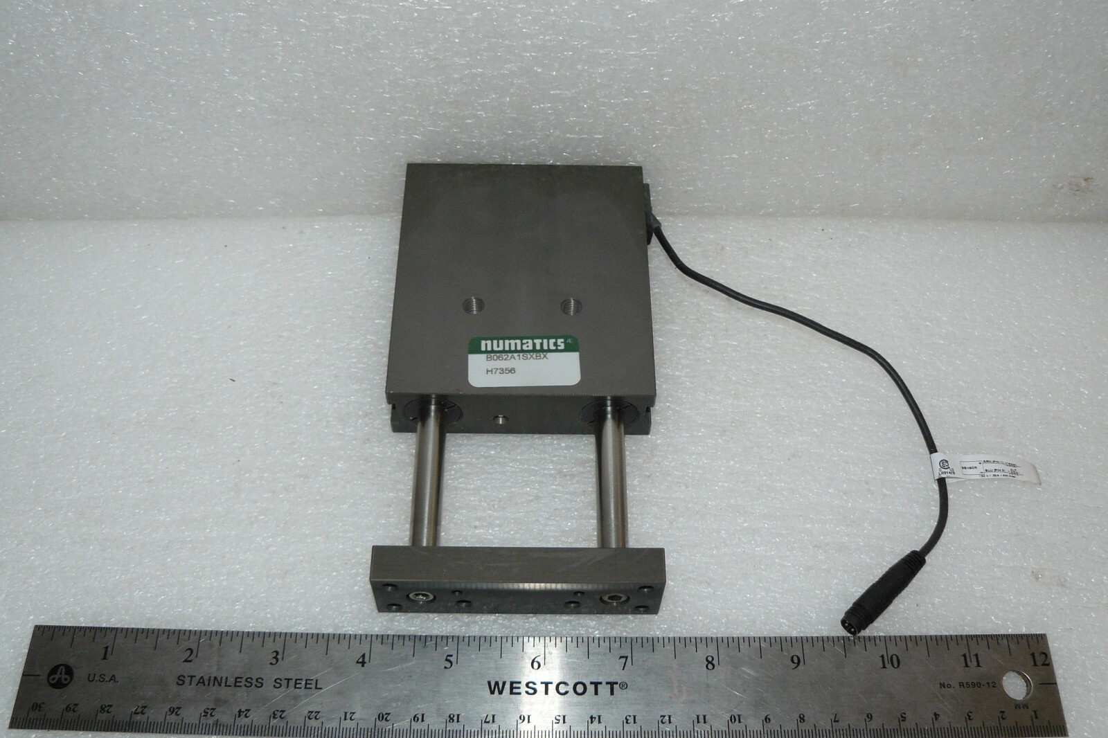 NUMATICS B062A1SXBX COMPACT LINEAR SLIDE W/ SENSOR NEW