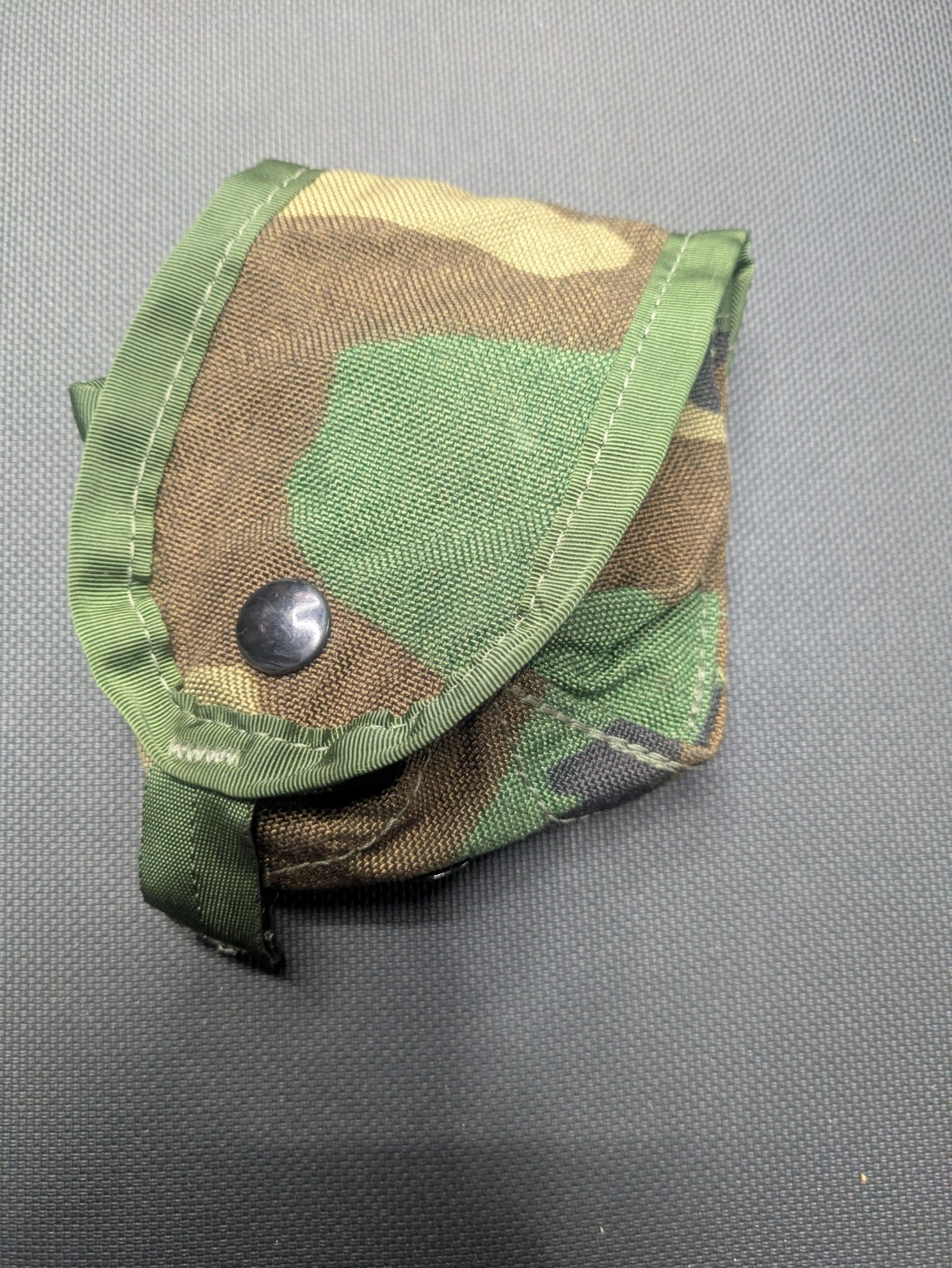 USGI MOLLE II Grenade Pouch Woodland