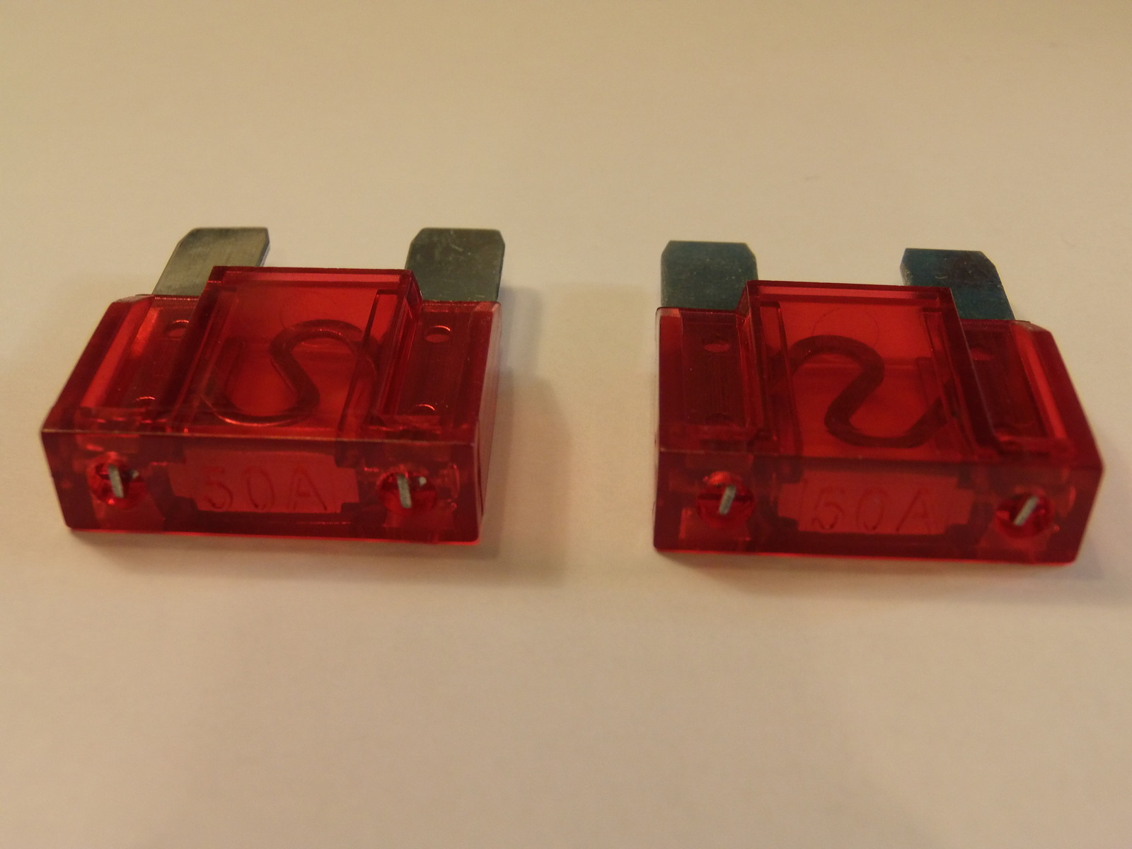 2 X 50amp MAXI BLADE FUSES 50A FOR CARS VANS TRUCKS MOTORHOMES AND MORE (2 PACK)