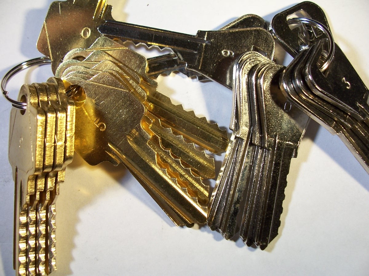 2 SETS ARROW AR1 AND WEISER WR 0 - 9 DEPTH KEYS LOCKSMITH