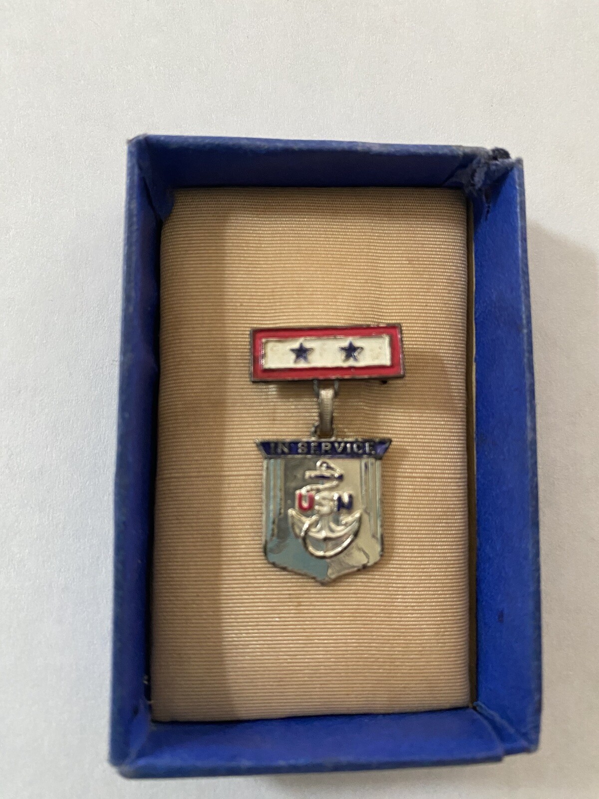 Sons in service pin with US Navy logo medal