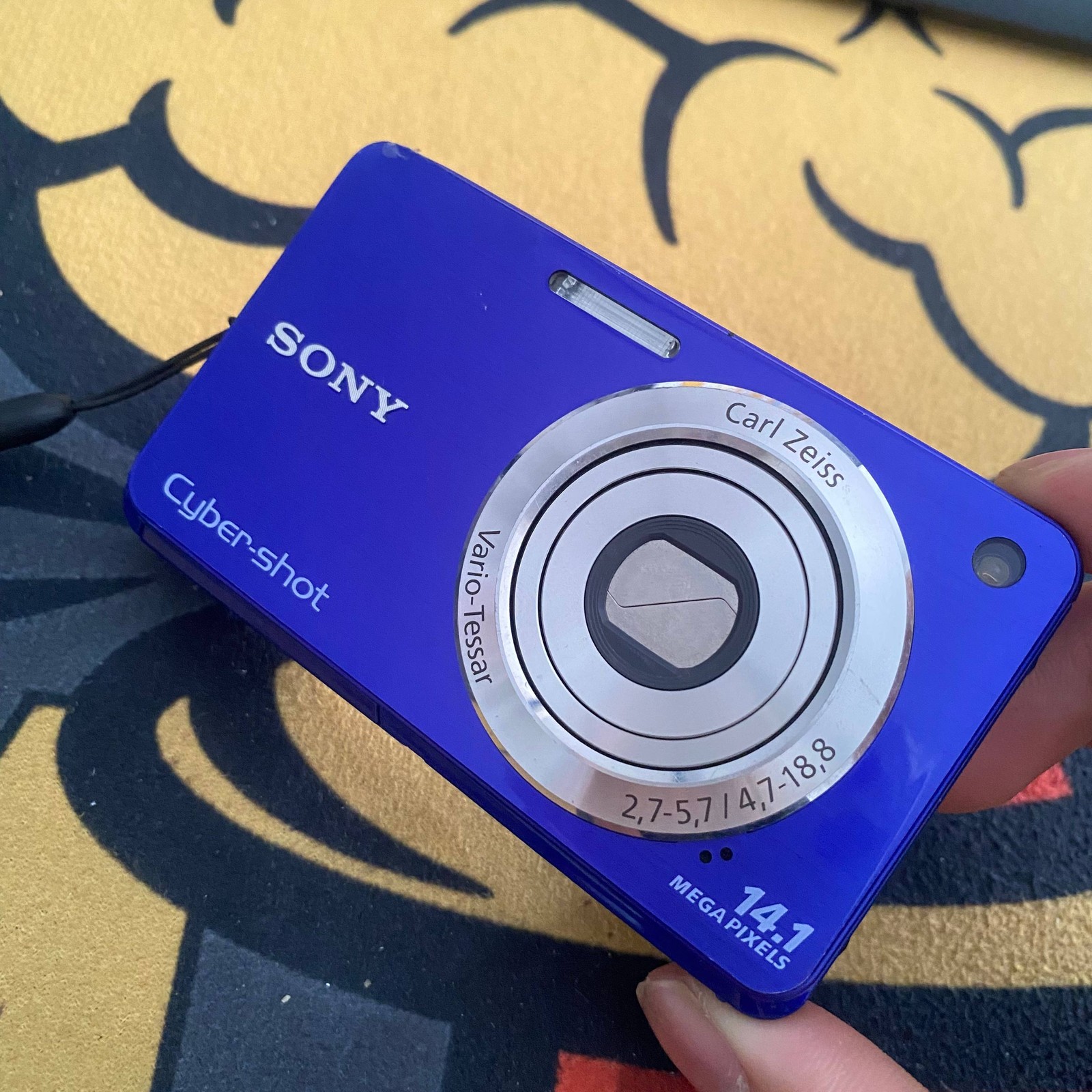 Sony Cyber-Shot DSC-W560 14.1MP Digital Camera w/Battery&Charger&card-Blue