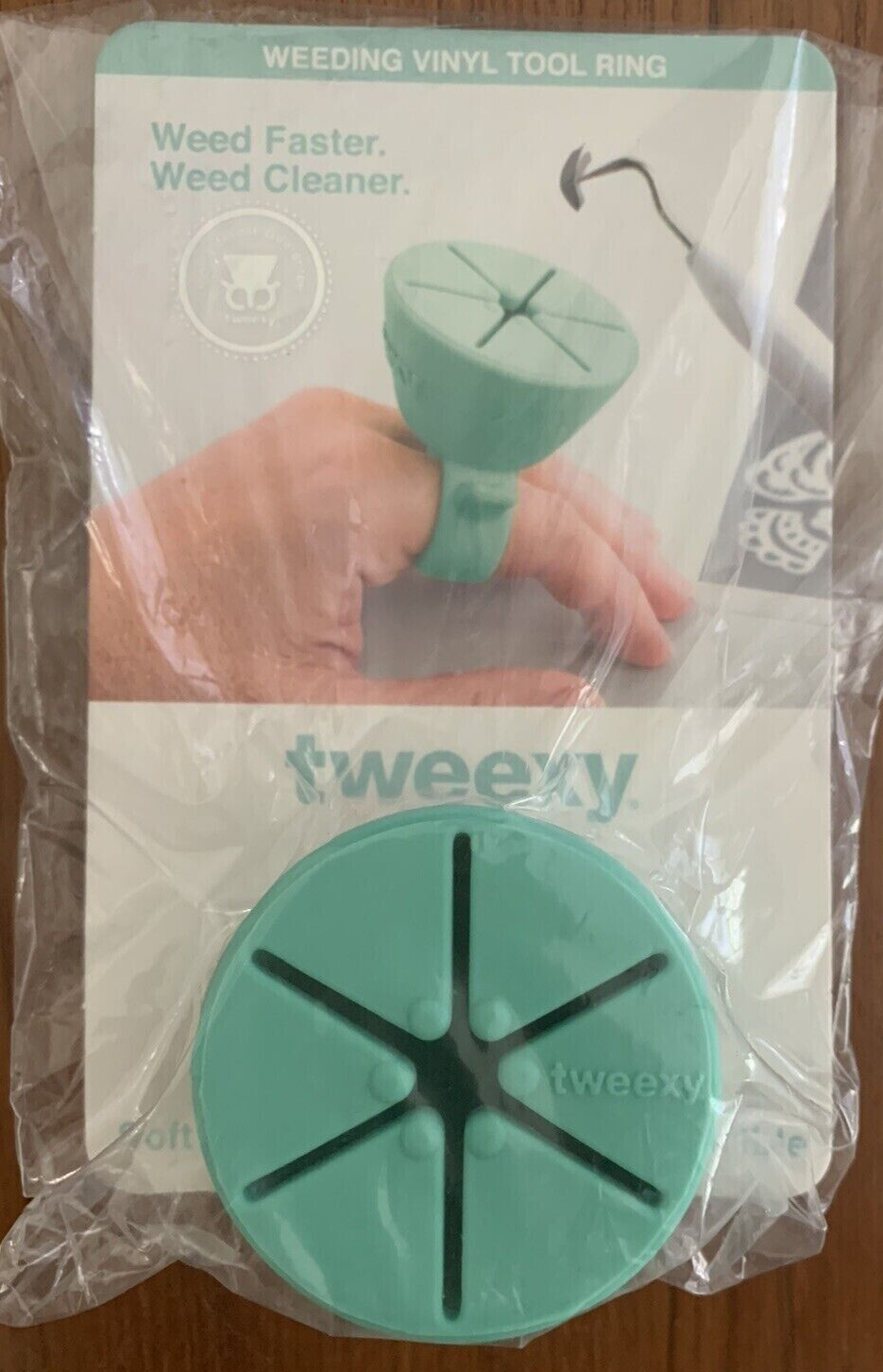 Tweexy - Green Wearable Nail Polish Bottle Holder Ring Professional Nail Artist
