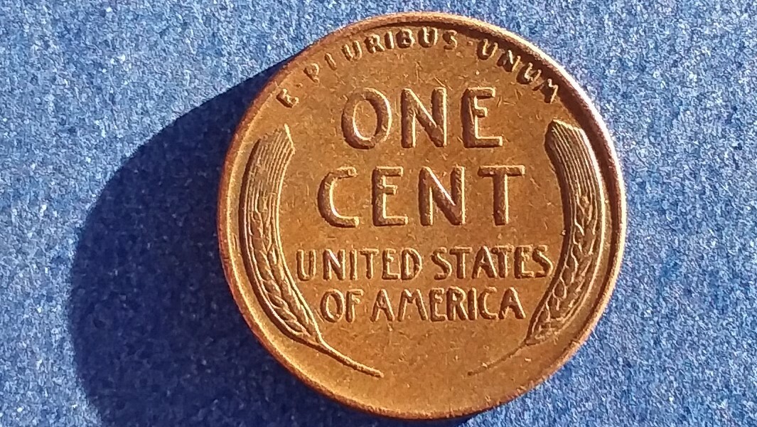 1957-D Circulated Lincoln Wheat Cent, Ships Free.