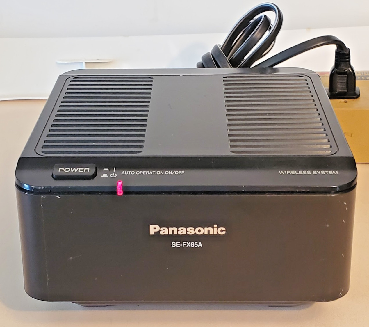 PANASONIC SE-FX65A Wireless System Support any 35W speaker pair via twisted pair
