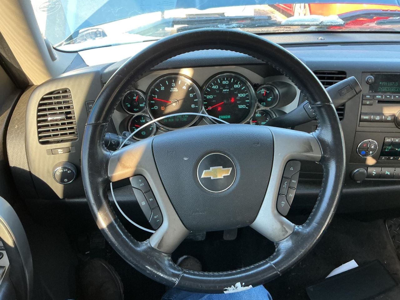 SILVRDO15 2012 Glove Box 4946221