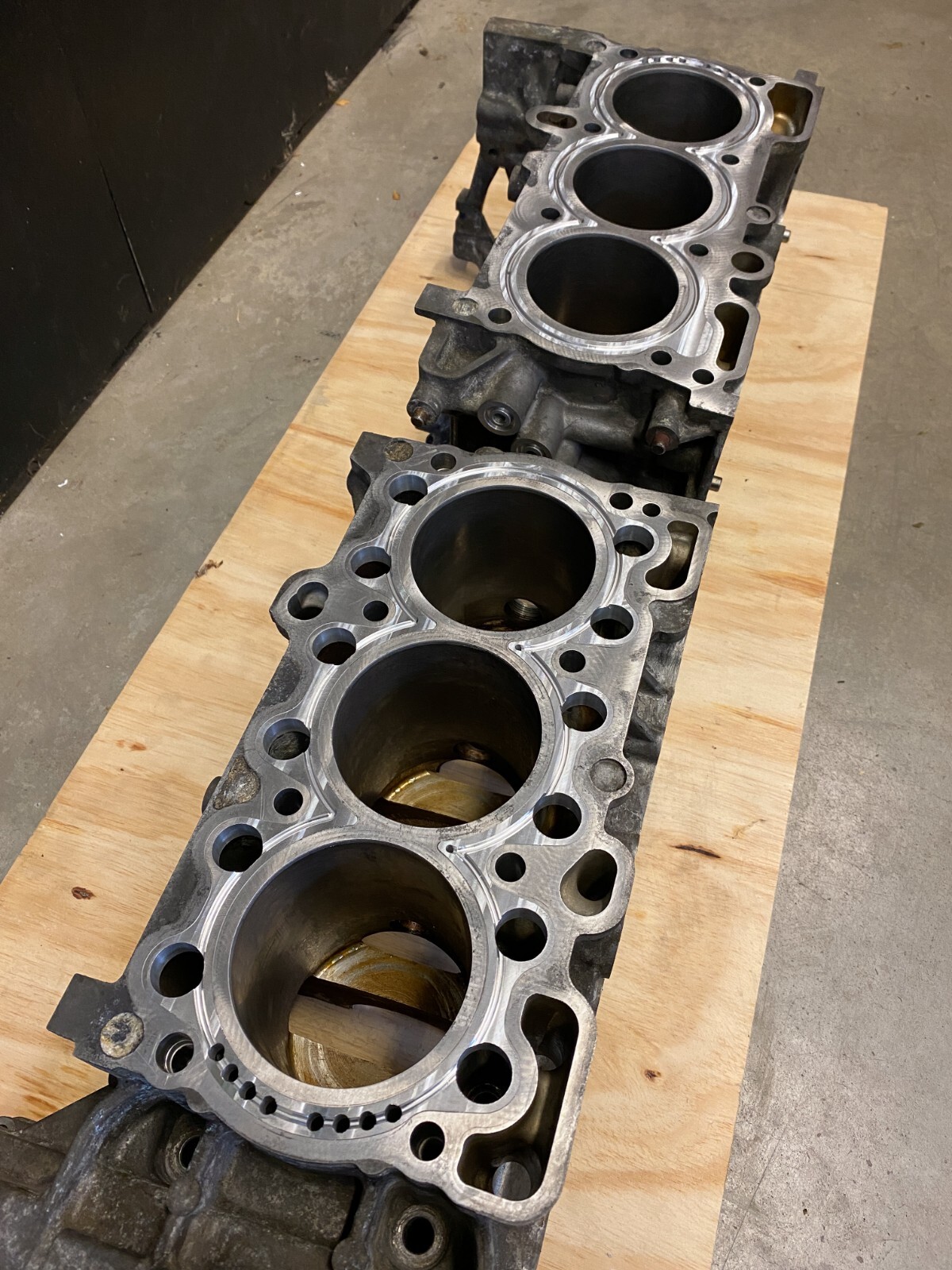 AA PERFORMANCE EZ30 SHORT BLOCK CLOSED DECK BARE CASE HALVES