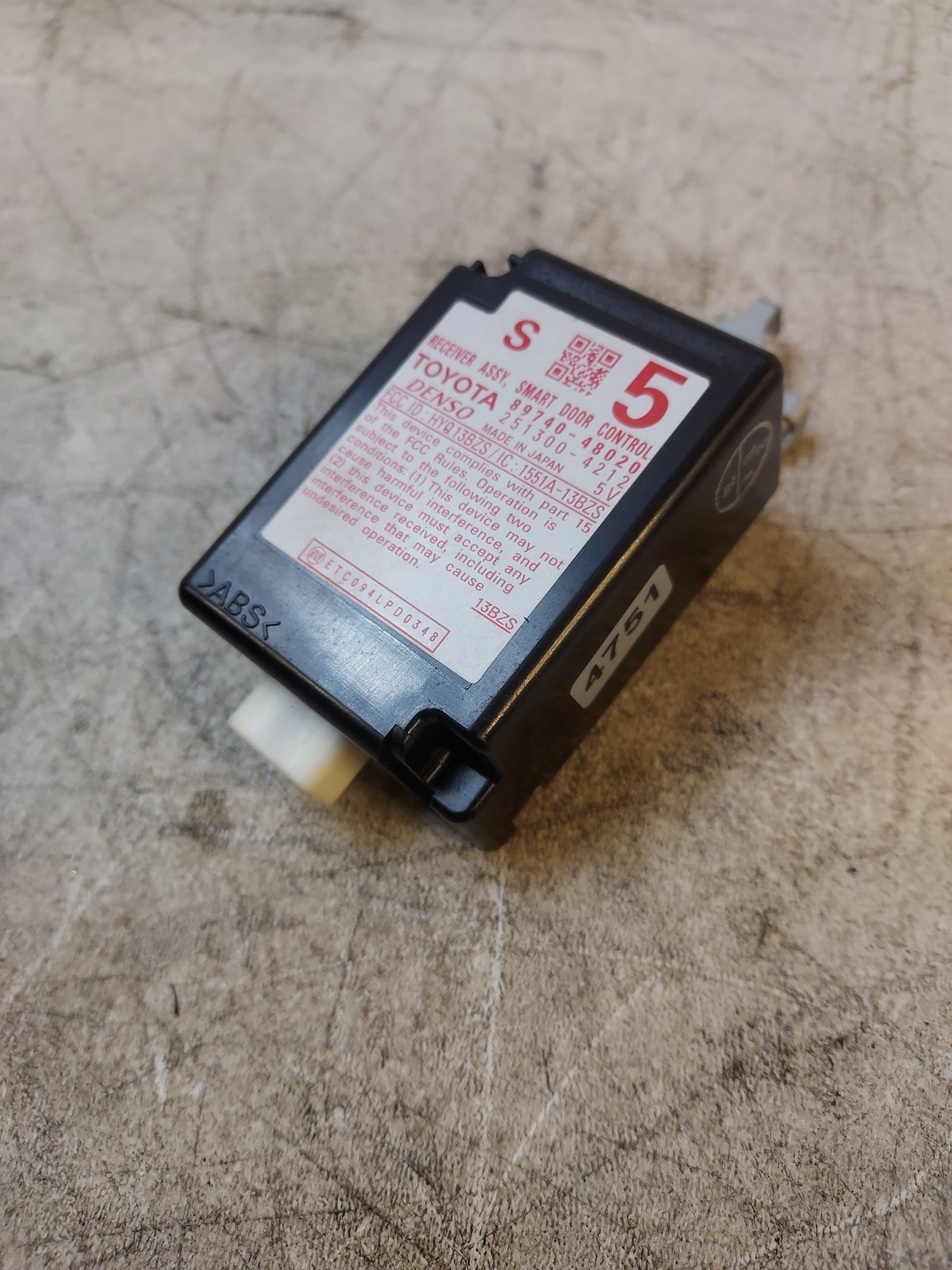 08-13 Toyota Highlander Smart Door Keyless Entry Receiver Module 89740-48020 OEM