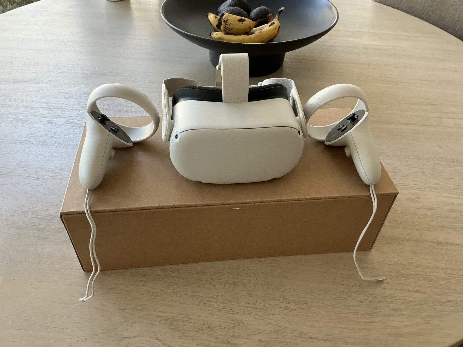 Meta Quest 2 Virtual Reality Headset 256GB Bundle Good Condition
