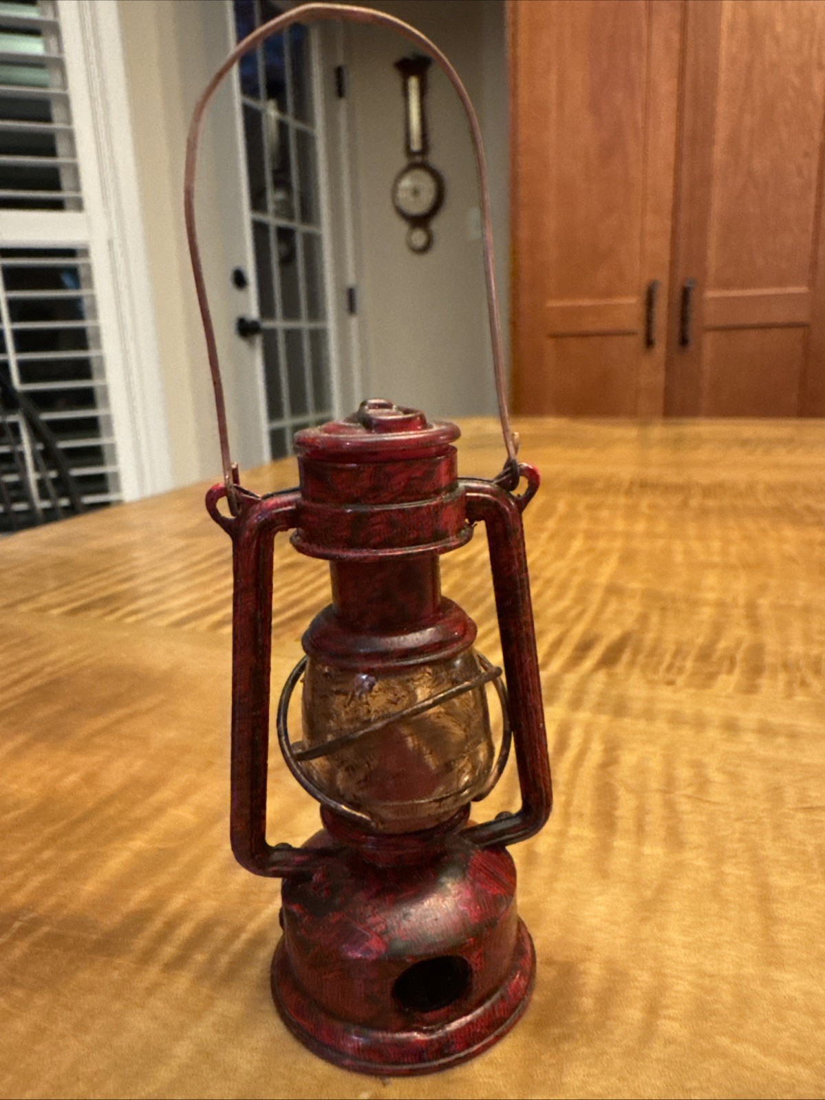 VINTAGE RED LANTERN BRONZE DIE CAST METAL COLLECTIBLE PENCIL SHARPENER