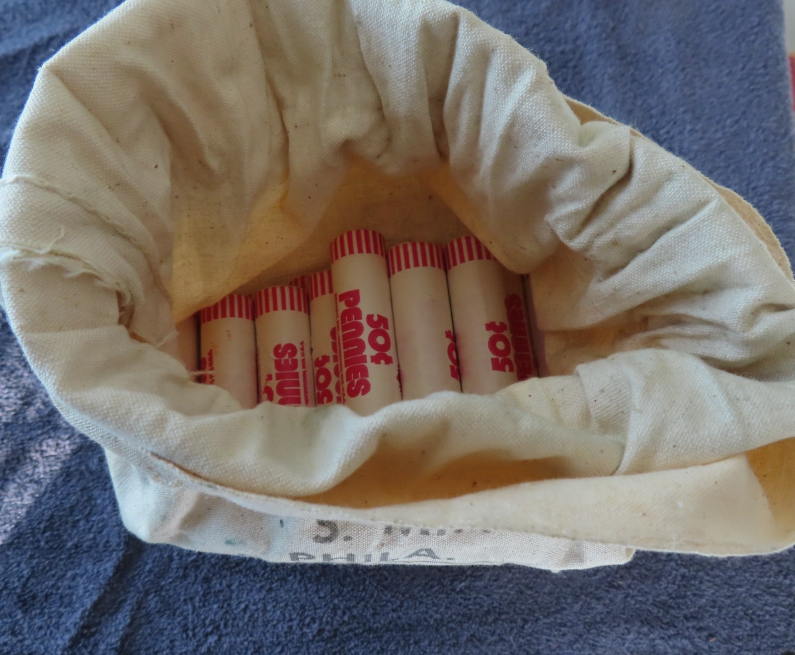 1977 **Original Bank Wrapped ** Uncirculated Lincoln Cent Roll from unopened bag