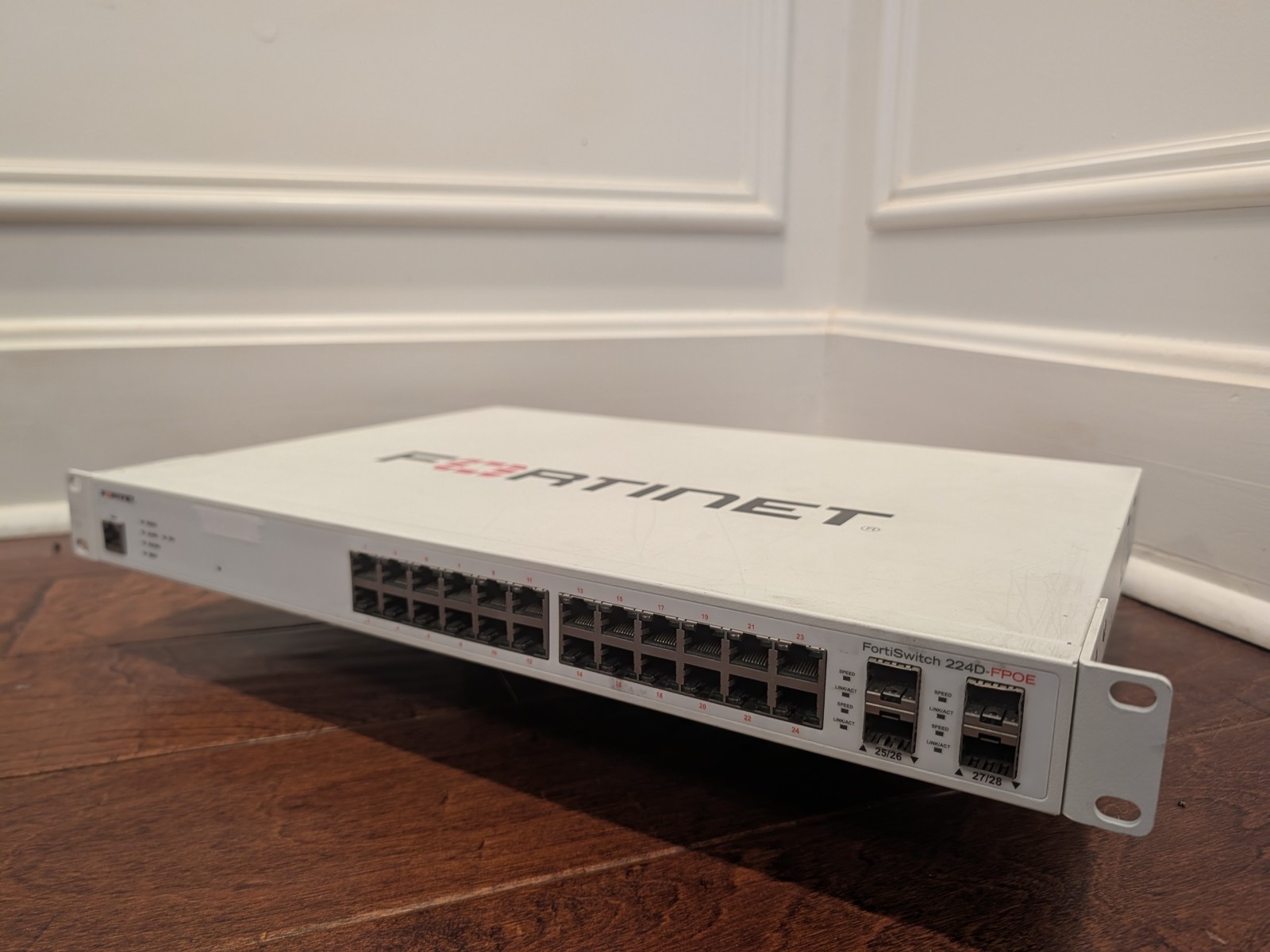 Fortinet FortiSwitch FS-224D-FPOE 24-Port PoE Layer 2/3 Ethernet Managed Switch