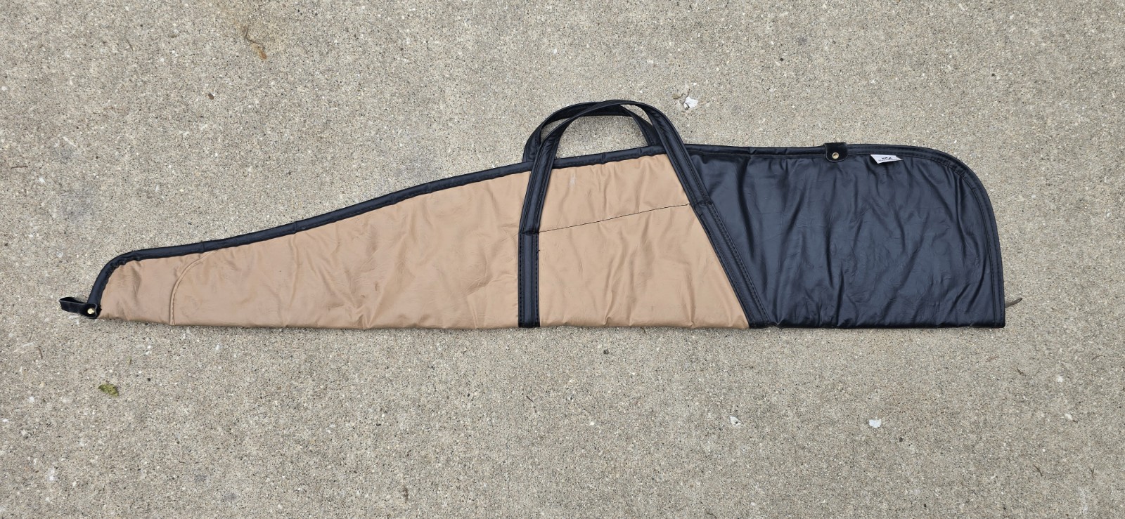WeatherShield Vintage 45" Soft Gun Case Black Tan Leatherette Padded Duck Lining