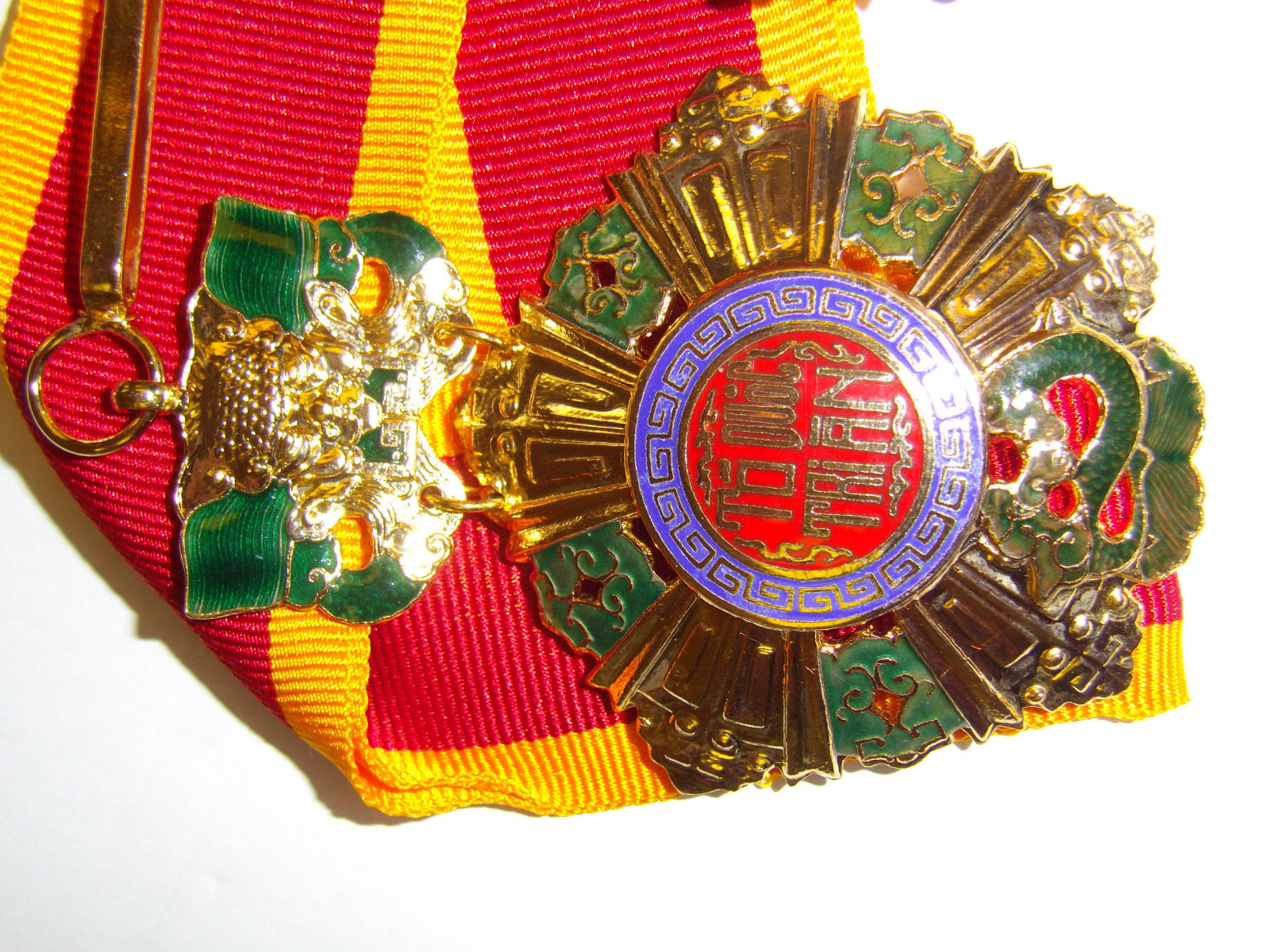 0371 RVN National order of Vietnam Commander or 3rd Third class Neck IR5A
