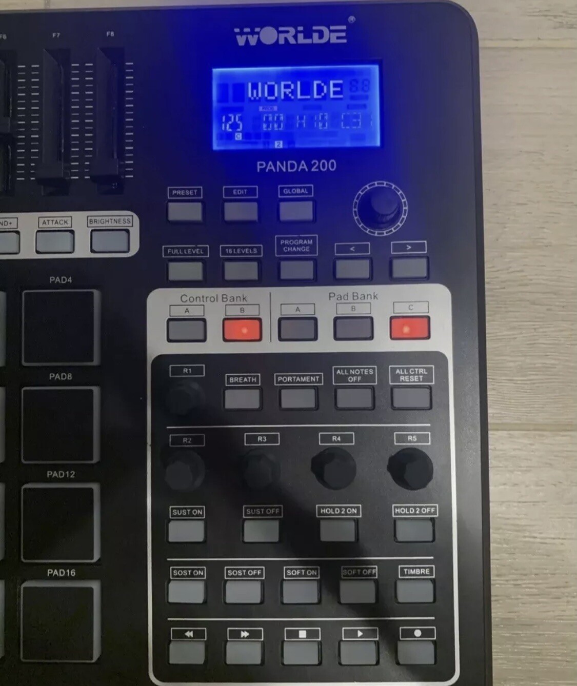 Worlde Panda 200 Midi Keyboard Mini Pad Controller 16 Drum Pads Usb Cable