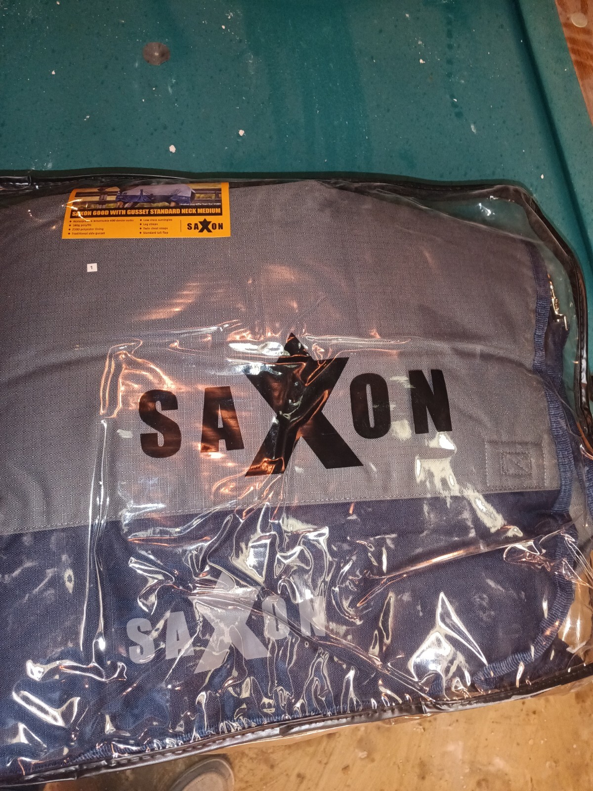 Saxon 600D Standard Neck Medium Turnout Blanket With Gusset Ll