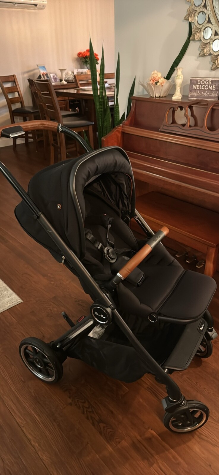 Silver Cross Reef Stroller in Orbit with Accessories.