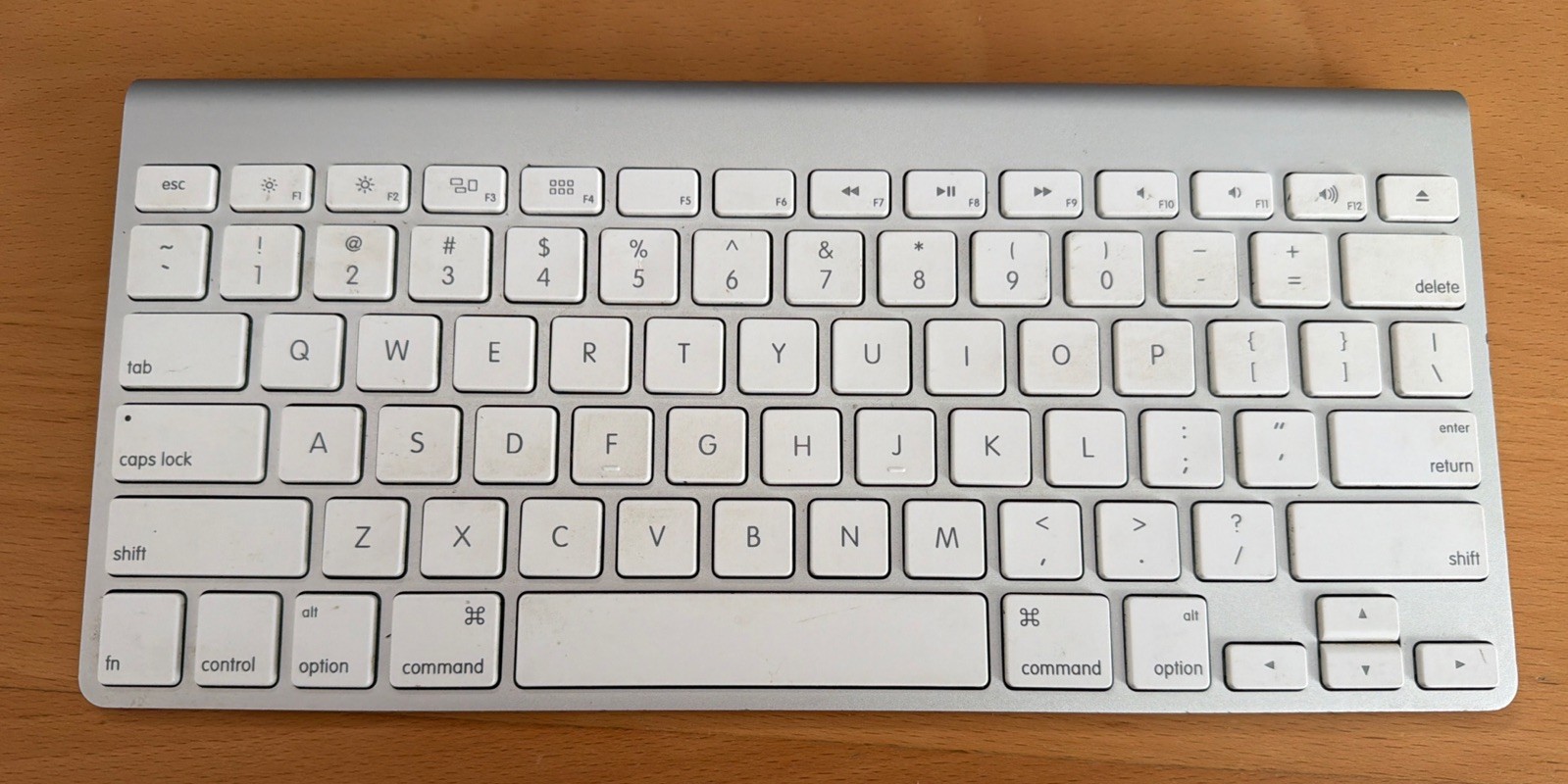 Apple Wireless Keyboard Bluetooth A1314 Tested & Working