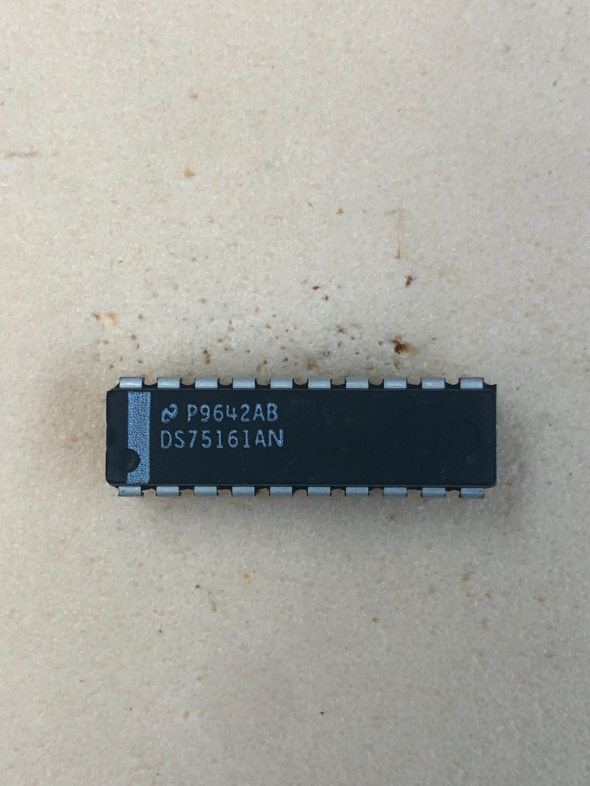 1 x  DS75161AN 75161 NSC Octal BUS Line Transceiver MC75161P IC
